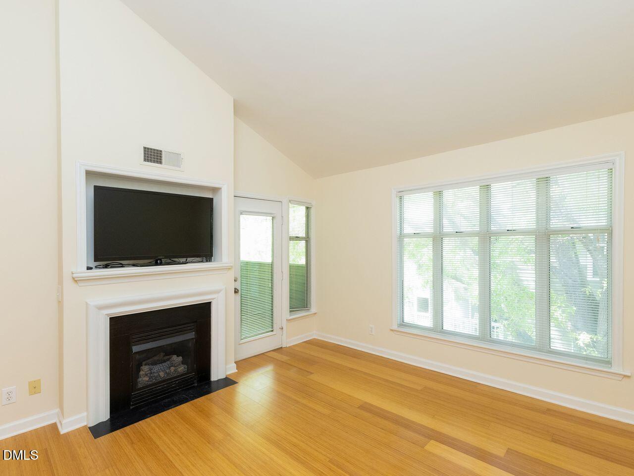 1211 Westview Lane 305