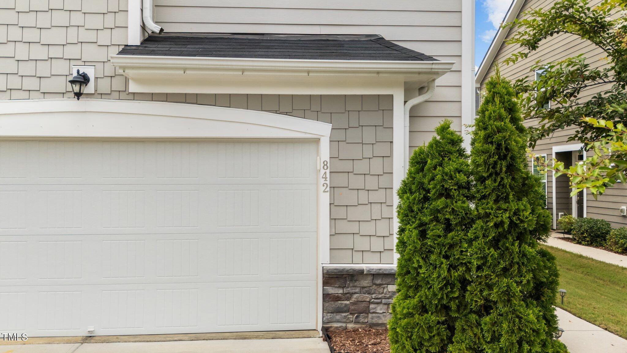 842 Salem Pointe Place