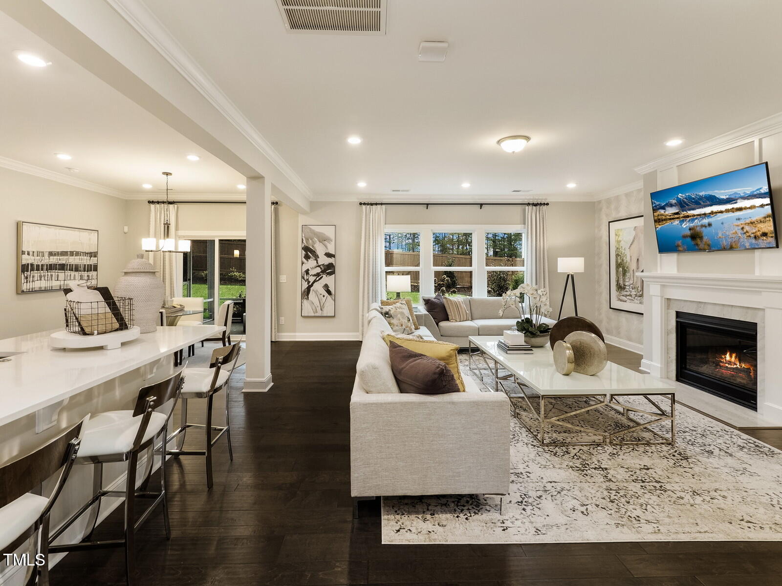 123 W Fountainhead Lane