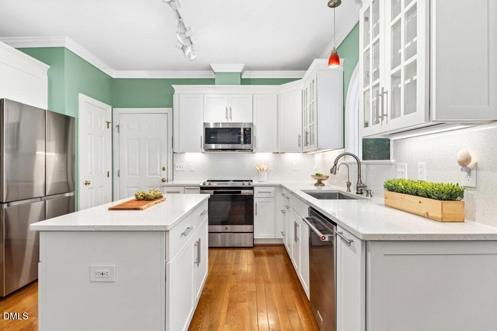 6220 King Croydon Court
