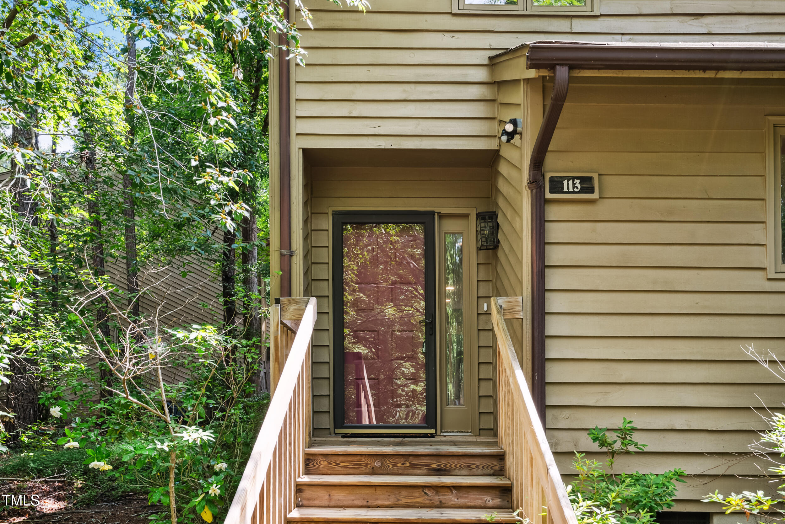 113 Twisted Oak Place