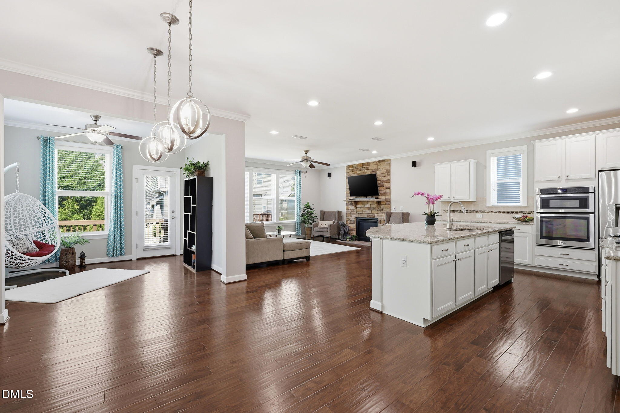 3910 Glorybower Way