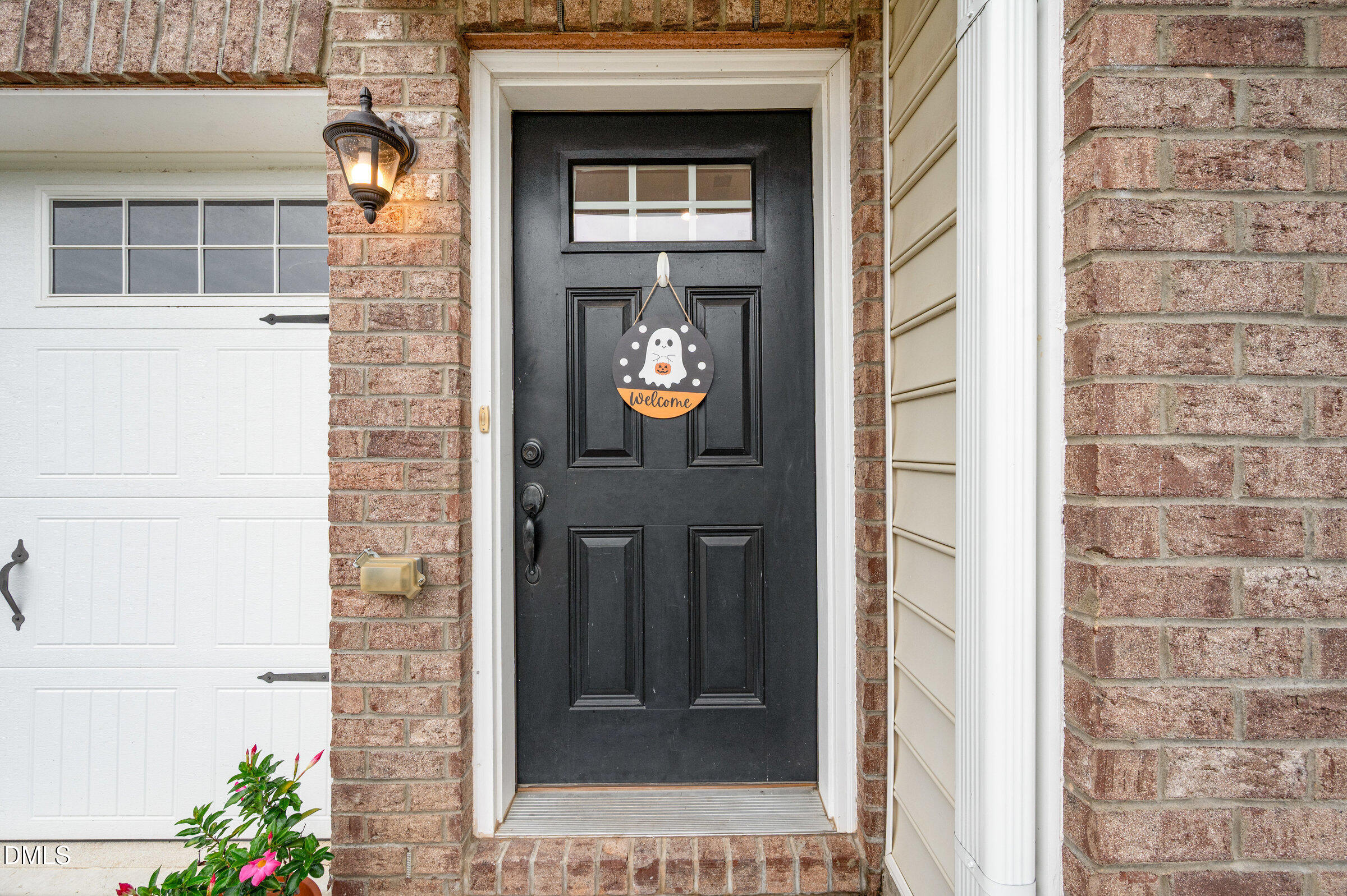 372 Amber Acorn Avenue