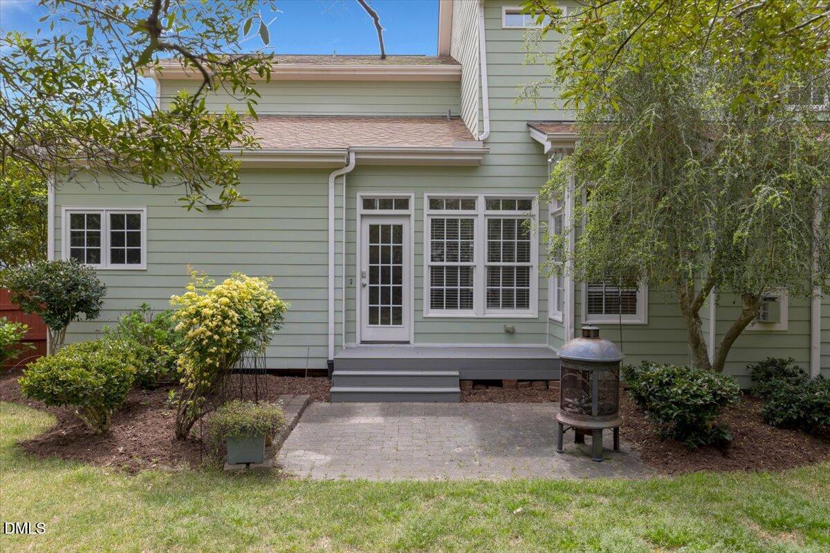 100 Strawthorne Court