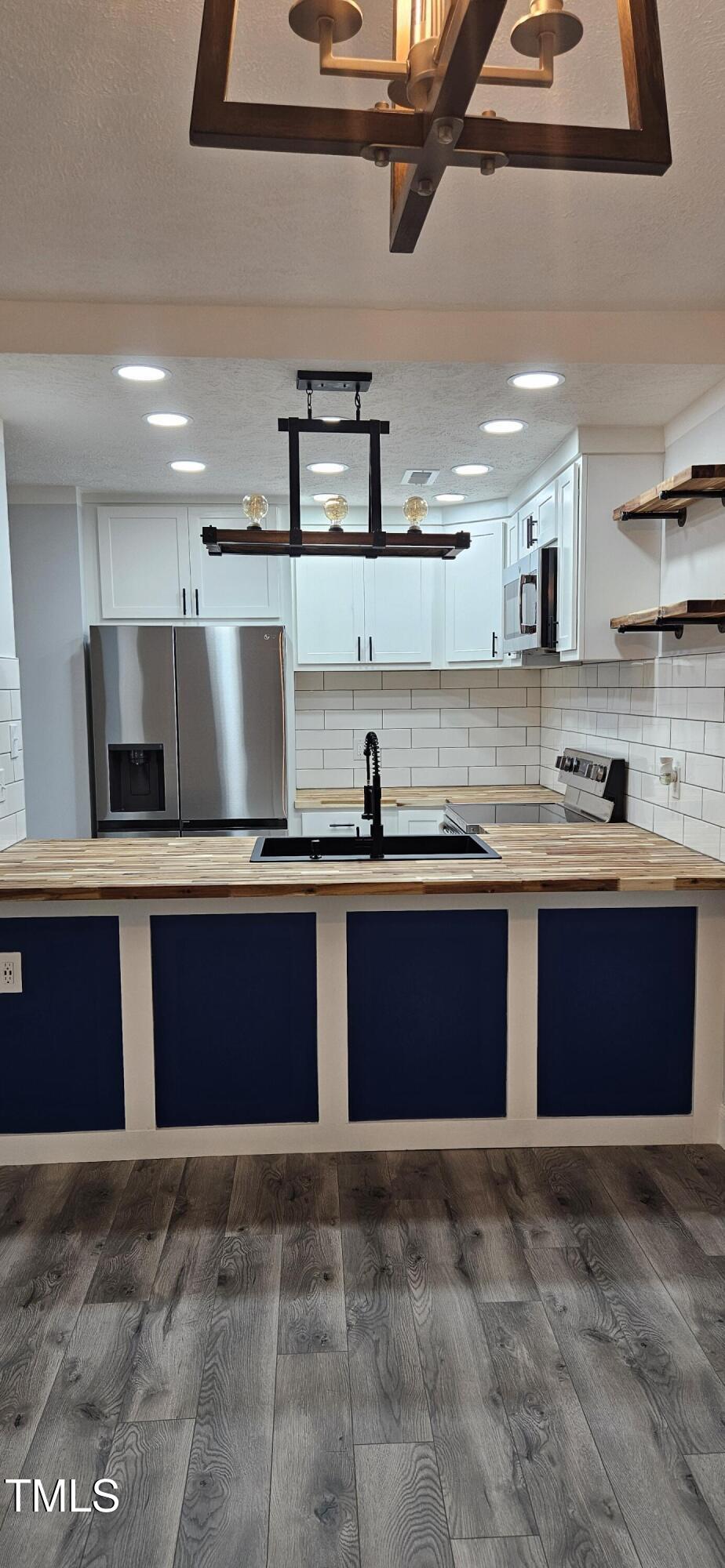 1861 Tryon Drive 1
