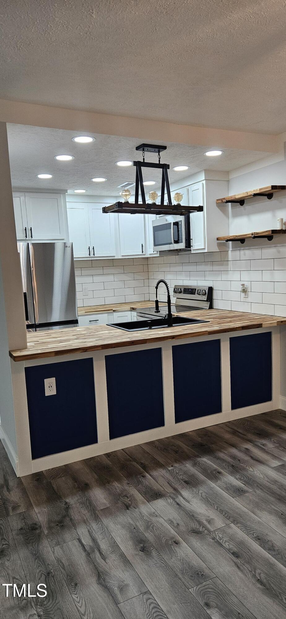 1861 Tryon Drive 1
