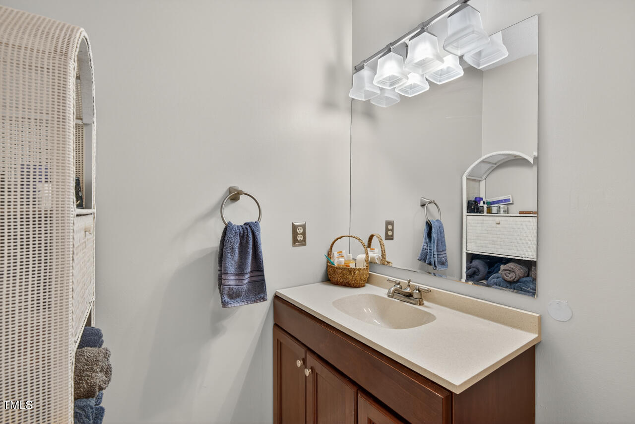 Chapel Hill, North Carolina 27516, United States, 2 Bedrooms Bedrooms, ,2 BathroomsBathrooms,Residential,Active,164614