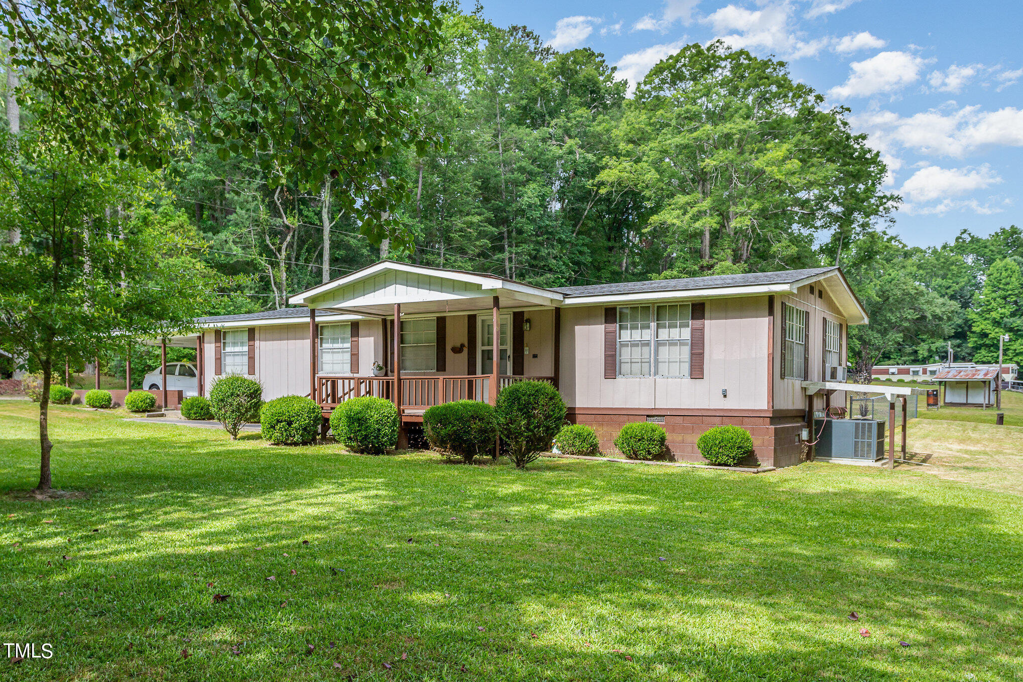 Photo 6 of 33 of 9324 Kennebec Road mobile home