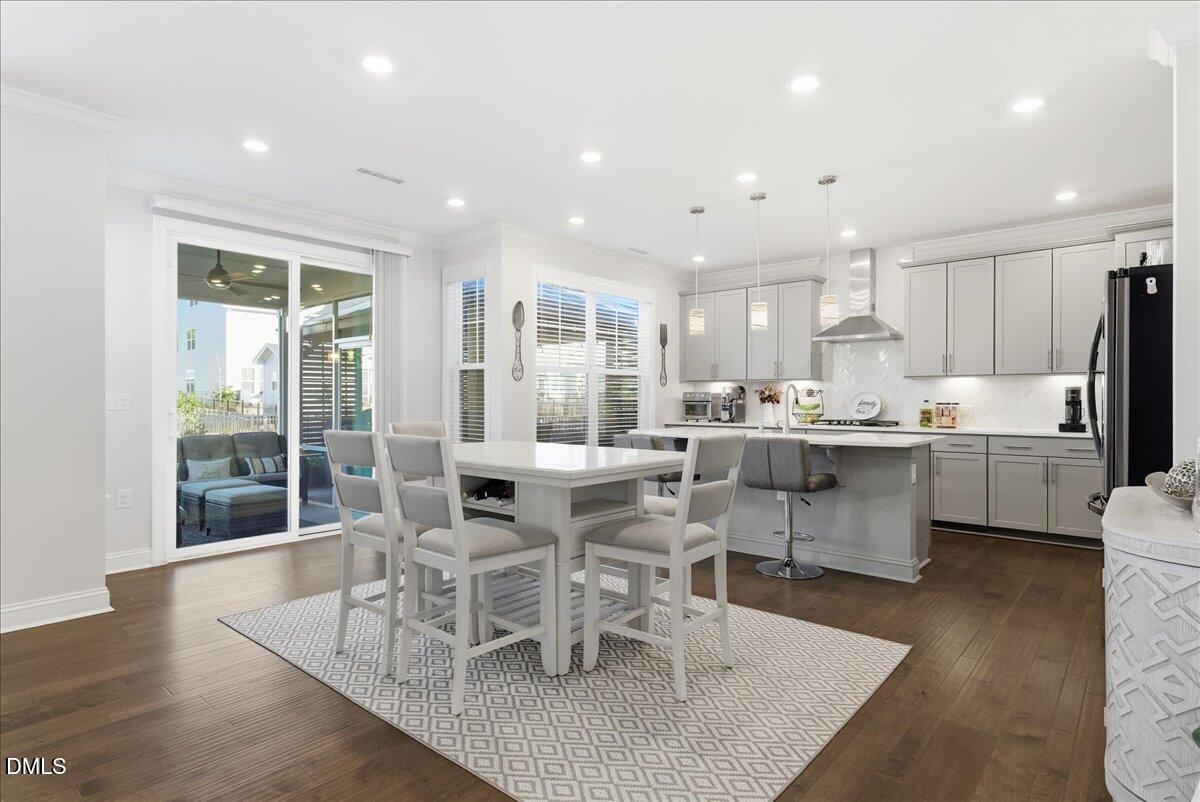 1749 Golden Honey Drive