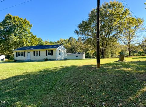 A home in Leasburg