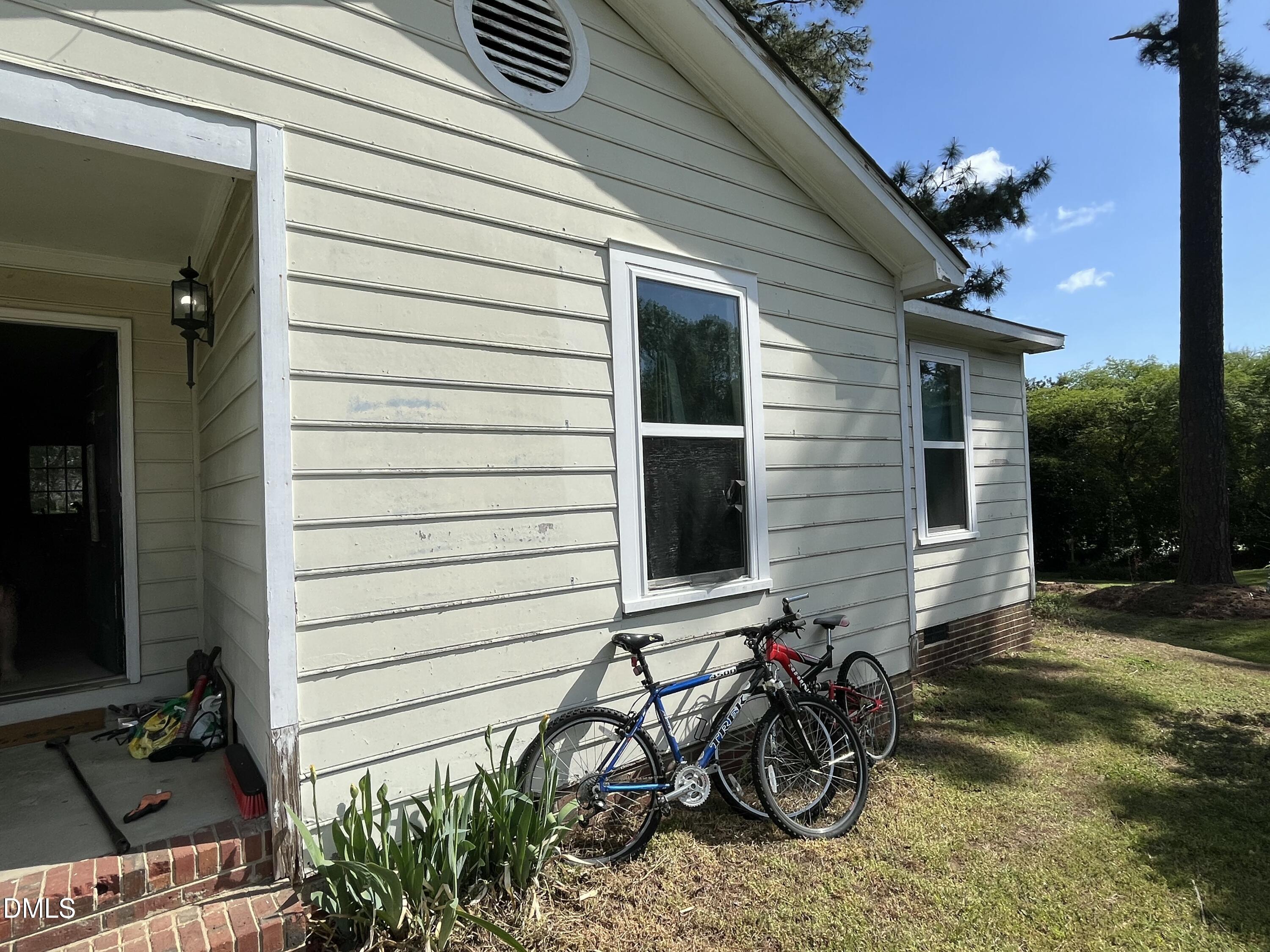 616 Bladestone Court