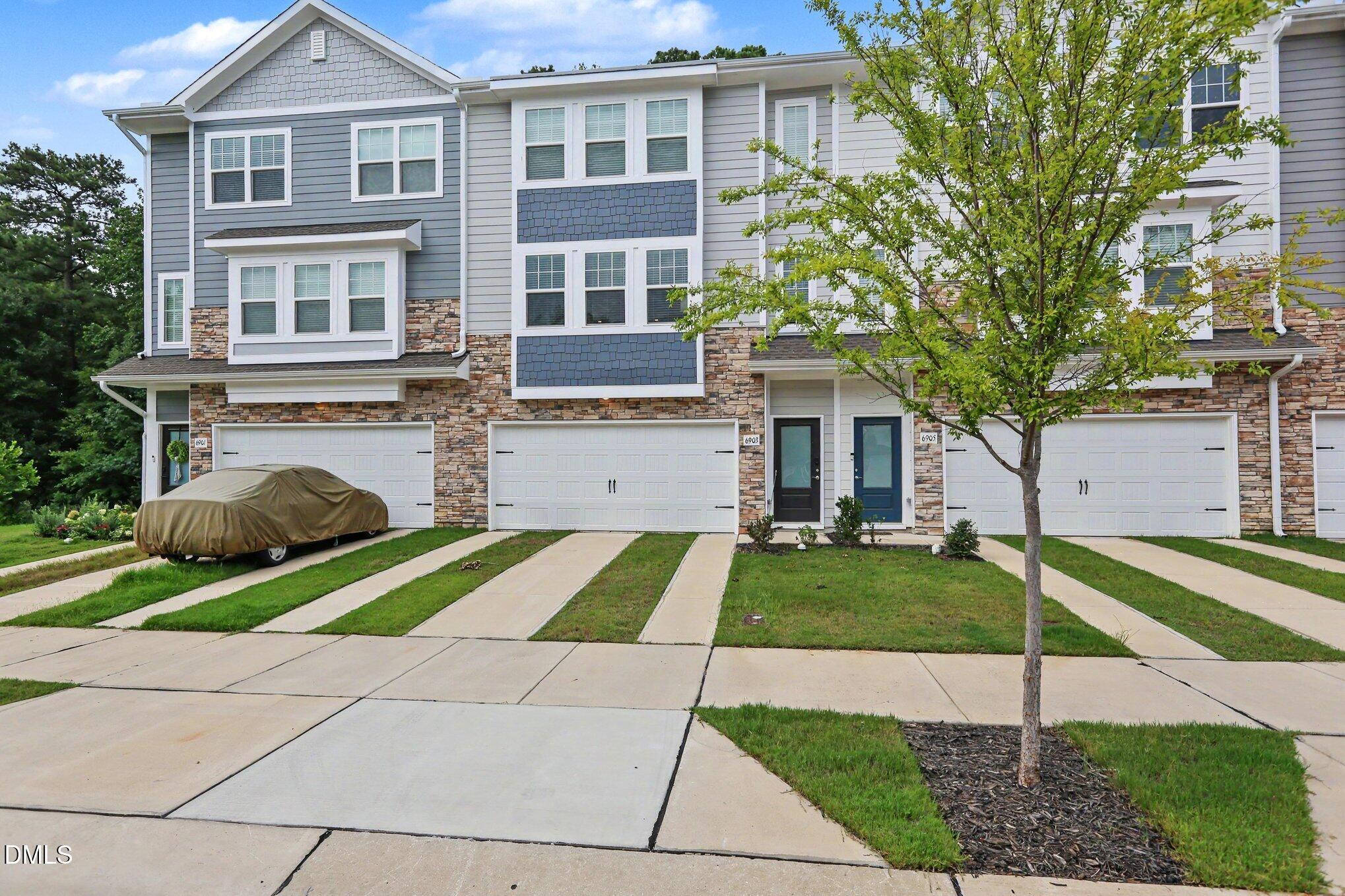 6903 Woodland Stream Place