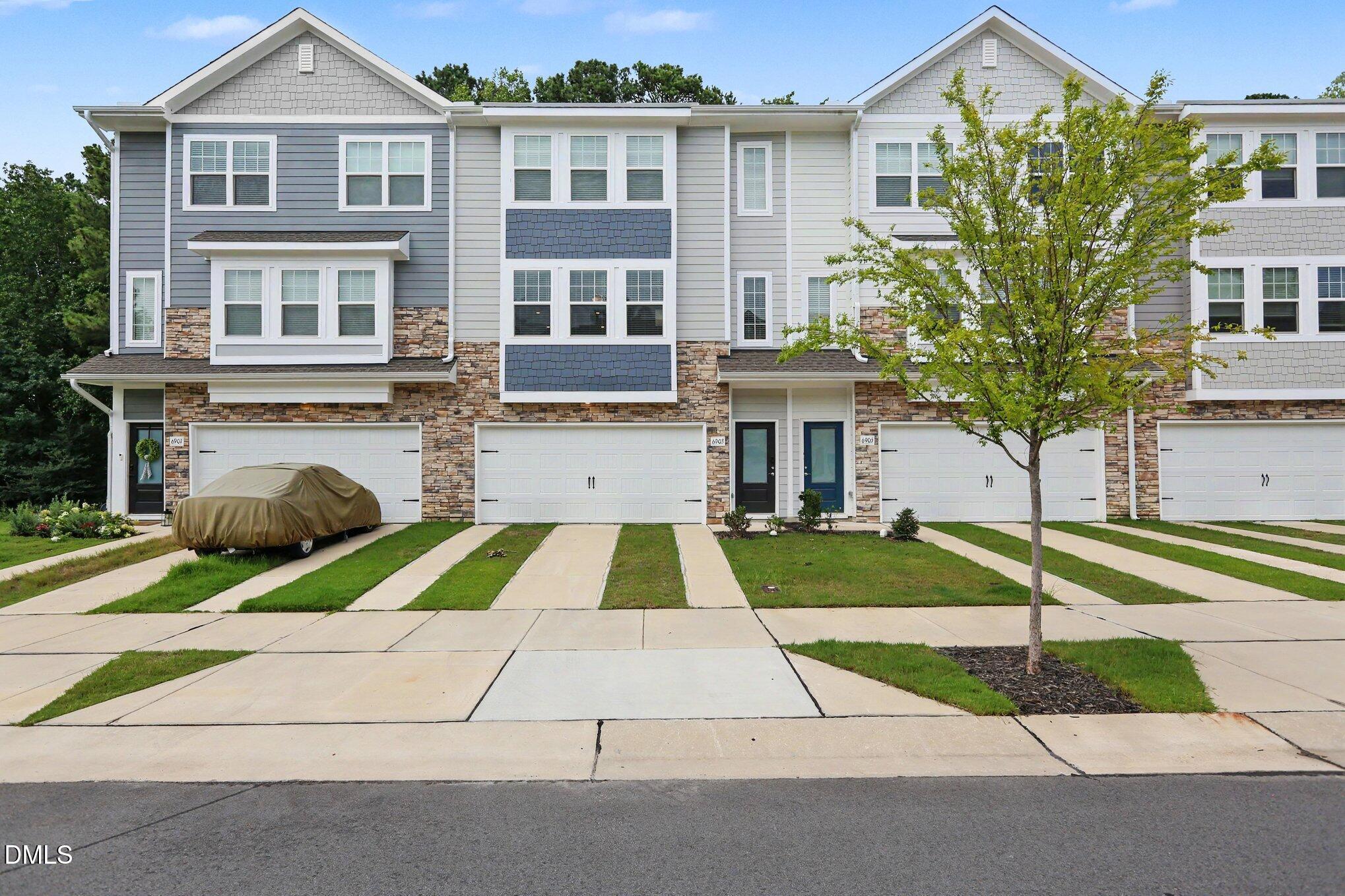6903 Woodland Stream Place