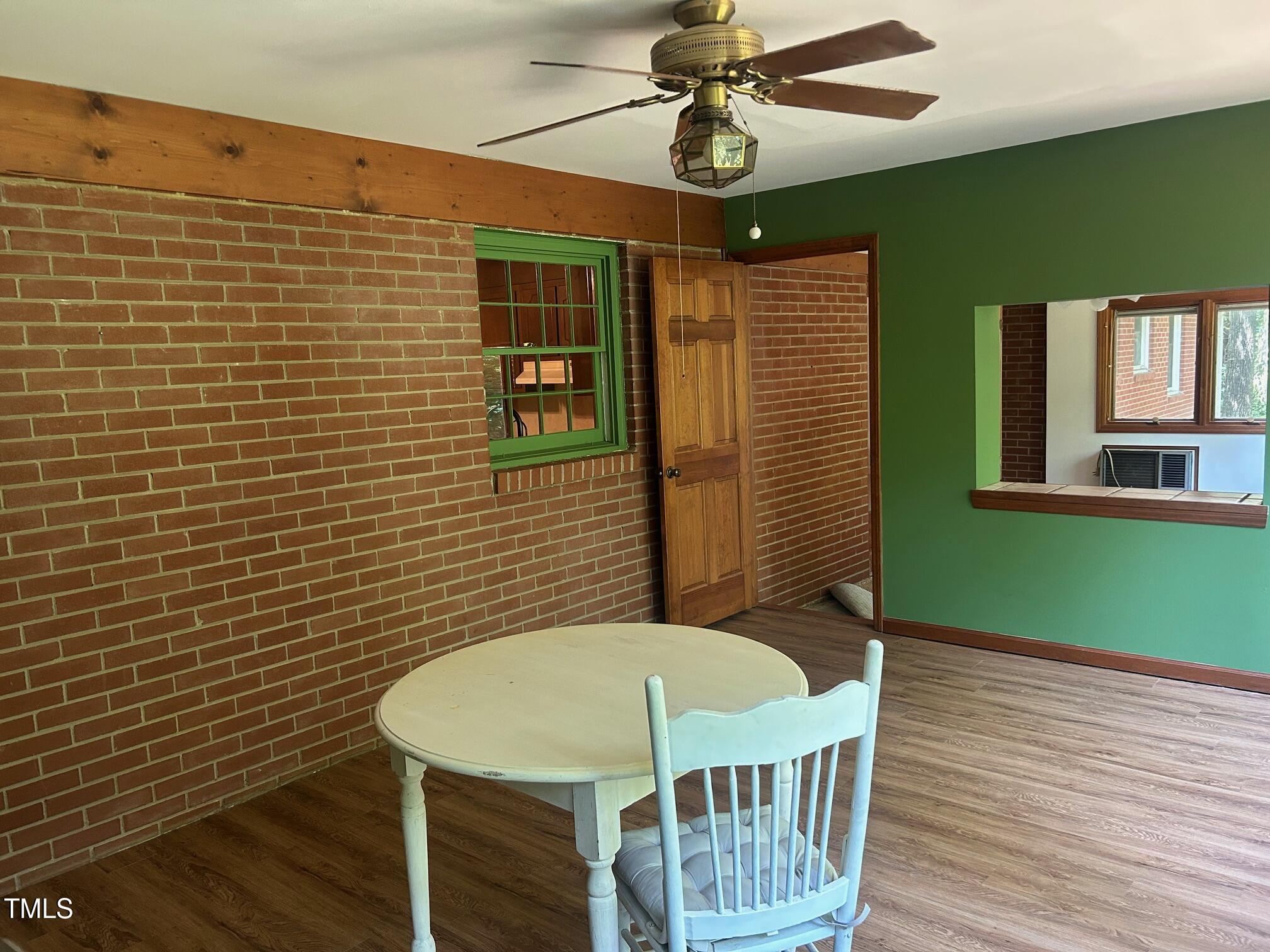 1225 Fairlane Road