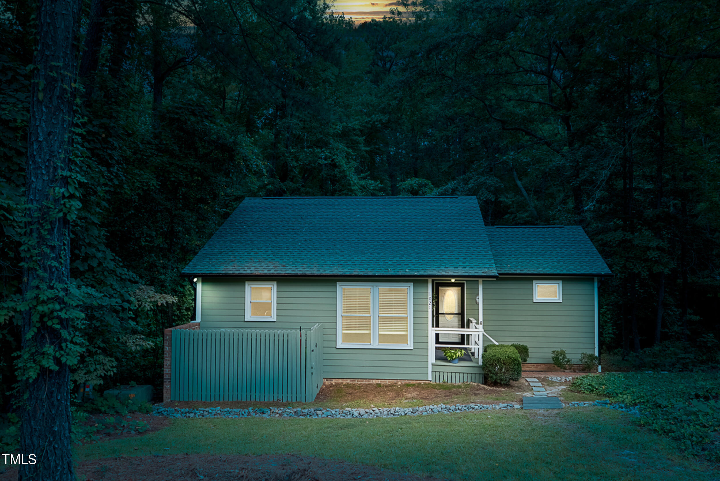 1021 N Windrace Trail