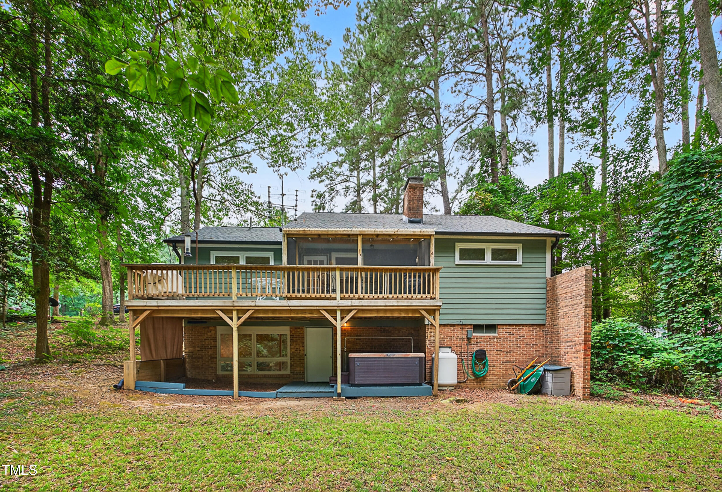 1021 N Windrace Trail