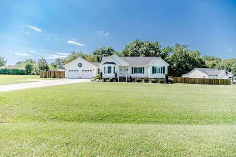 105 Valleycastle Court Clayton NC 27520