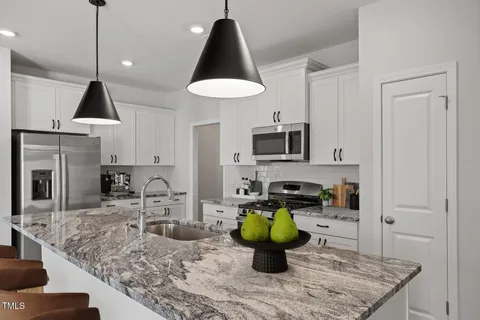 MLS: 10082618