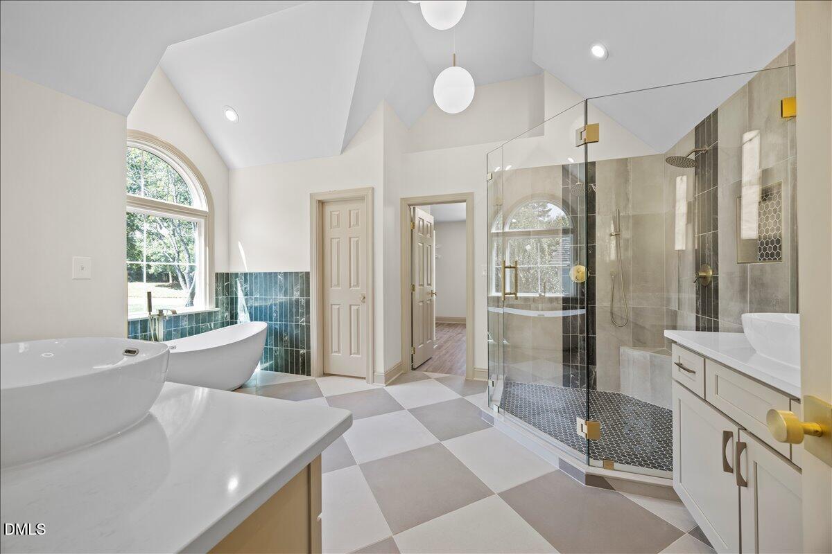 208 E Jules Verne Way