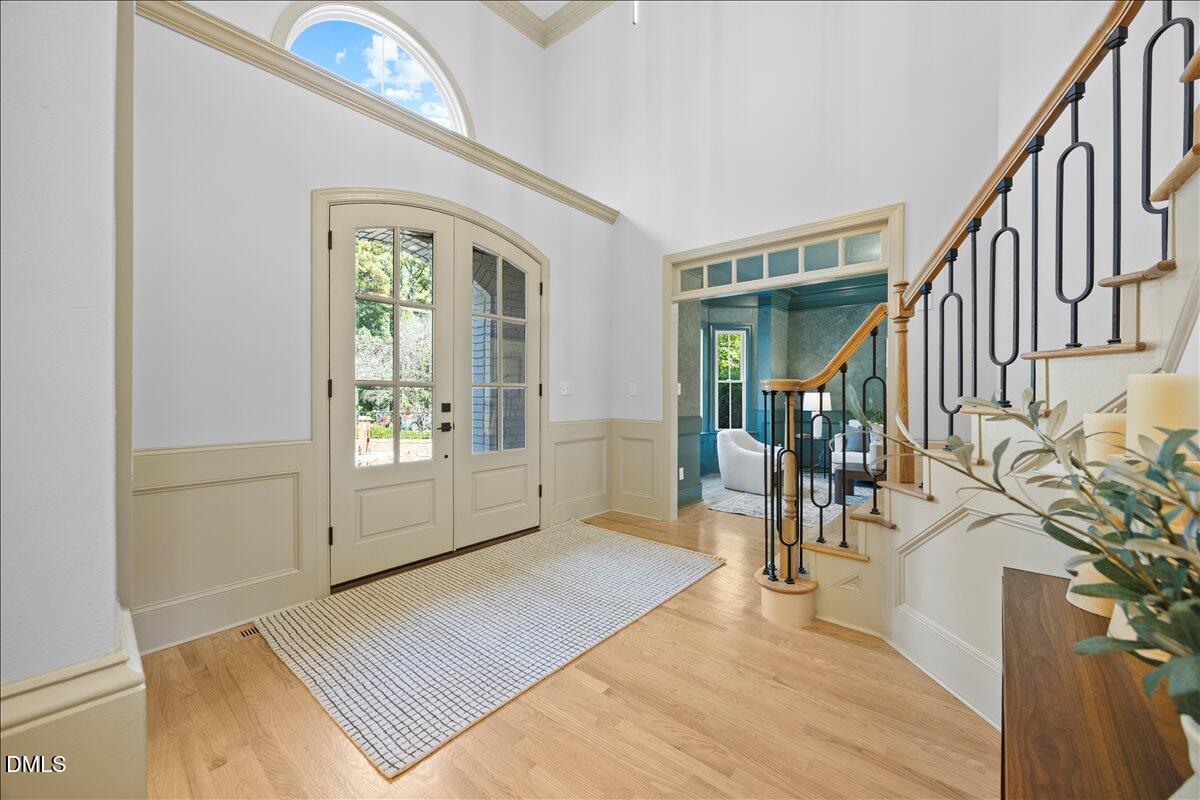 208 E Jules Verne Way