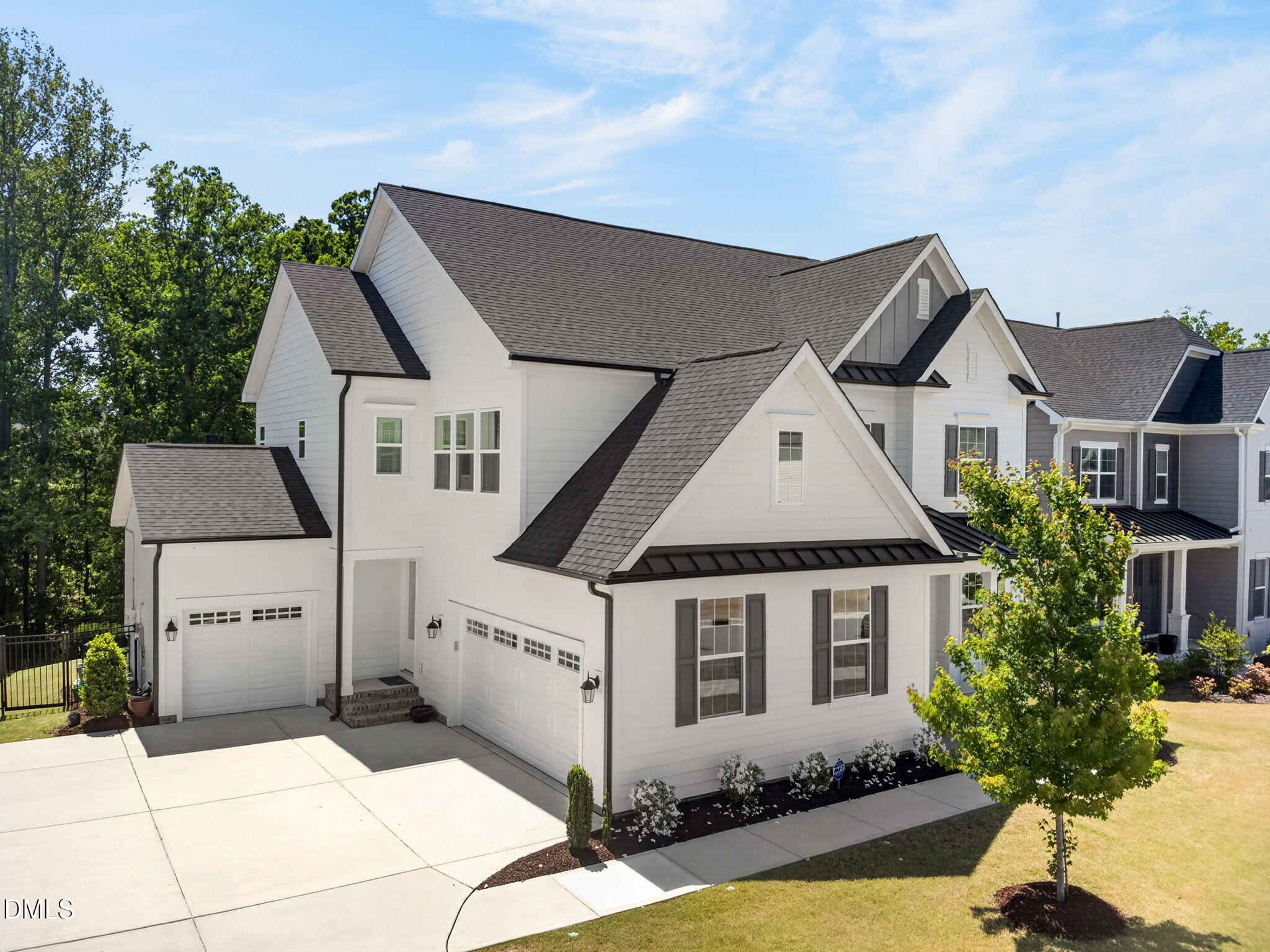 2921 Macintosh Woods Drive