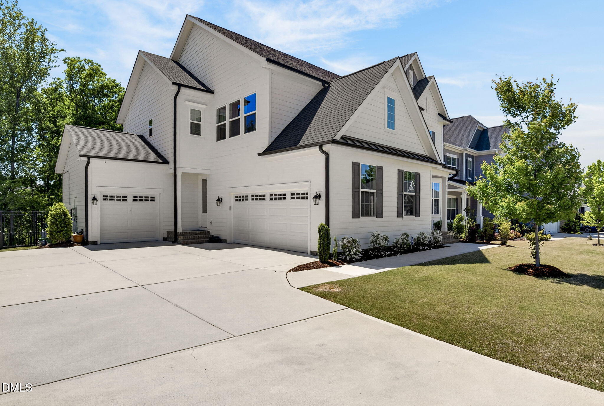 2921 Macintosh Woods Drive