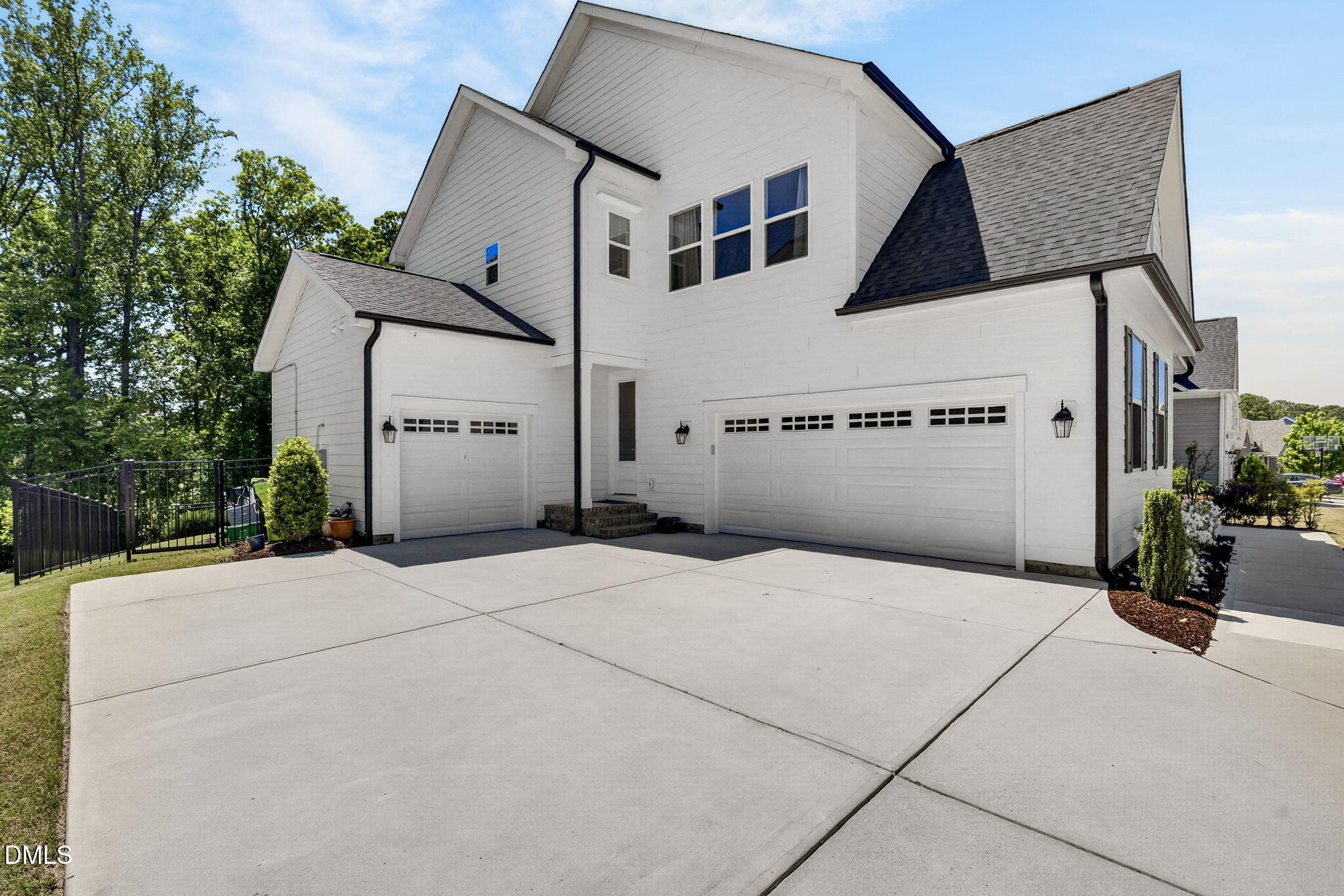 2921 Macintosh Woods Drive