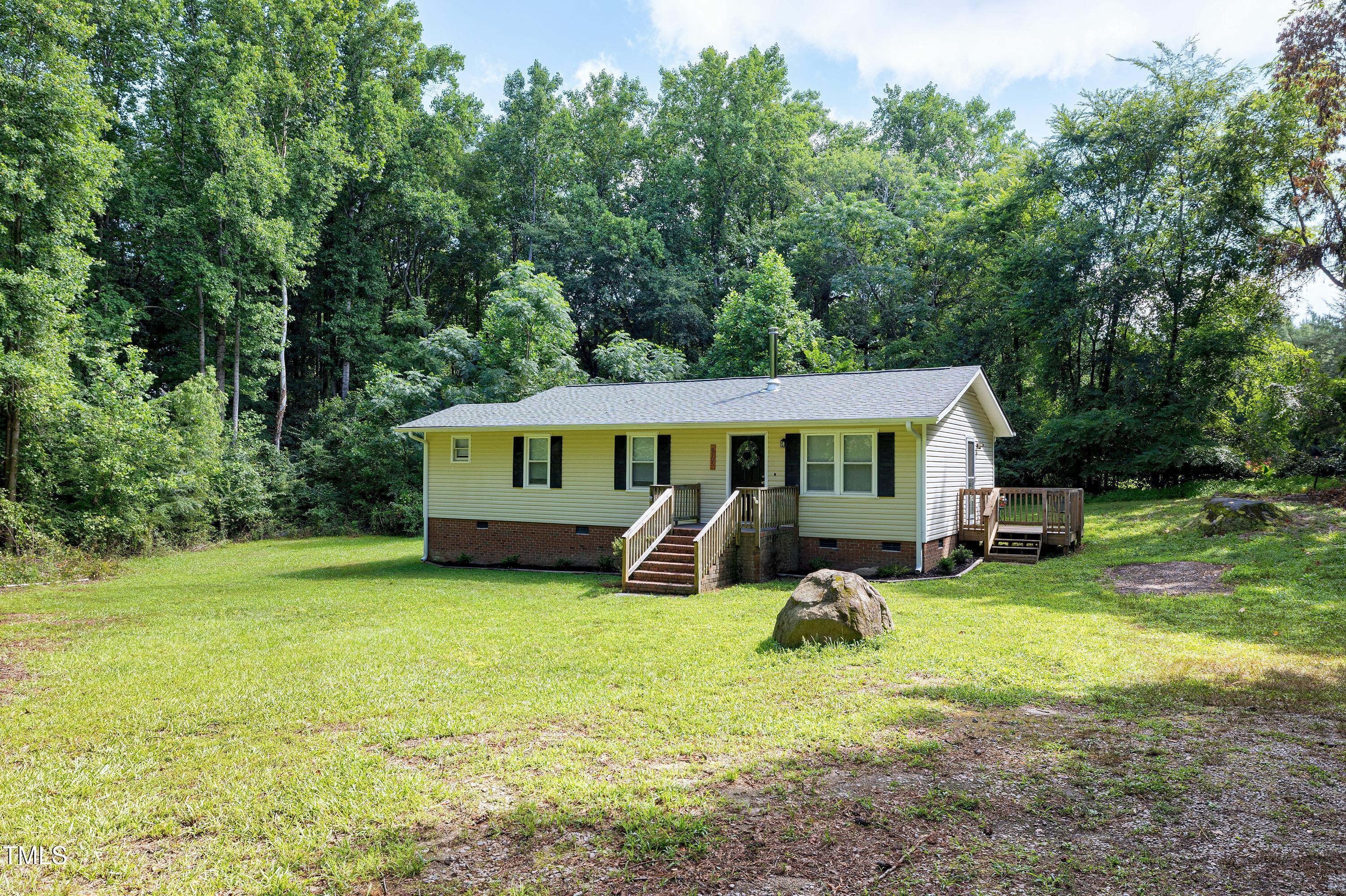 8905 Dukes Lake Road
