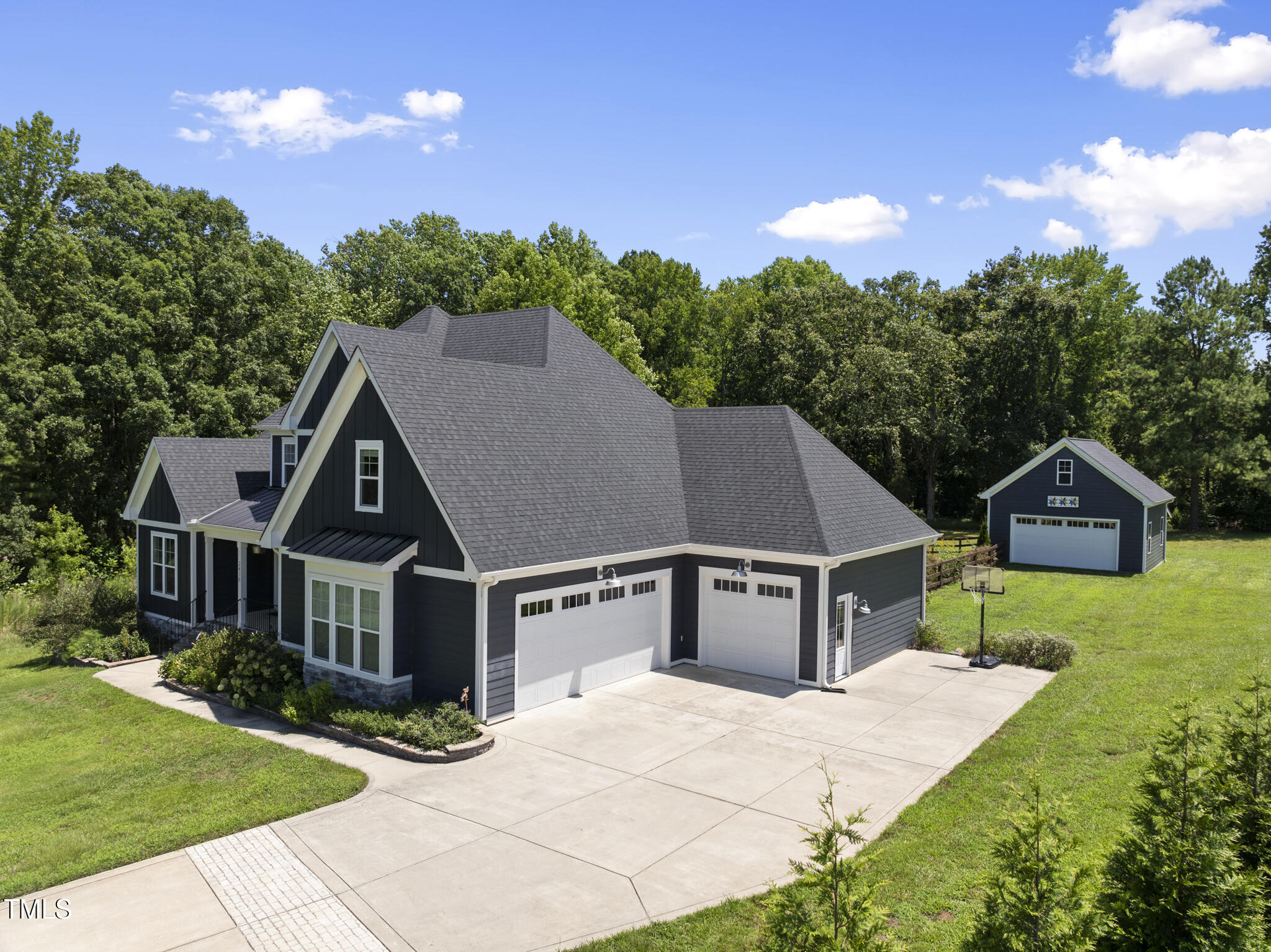 2416 Eddie Howard Road