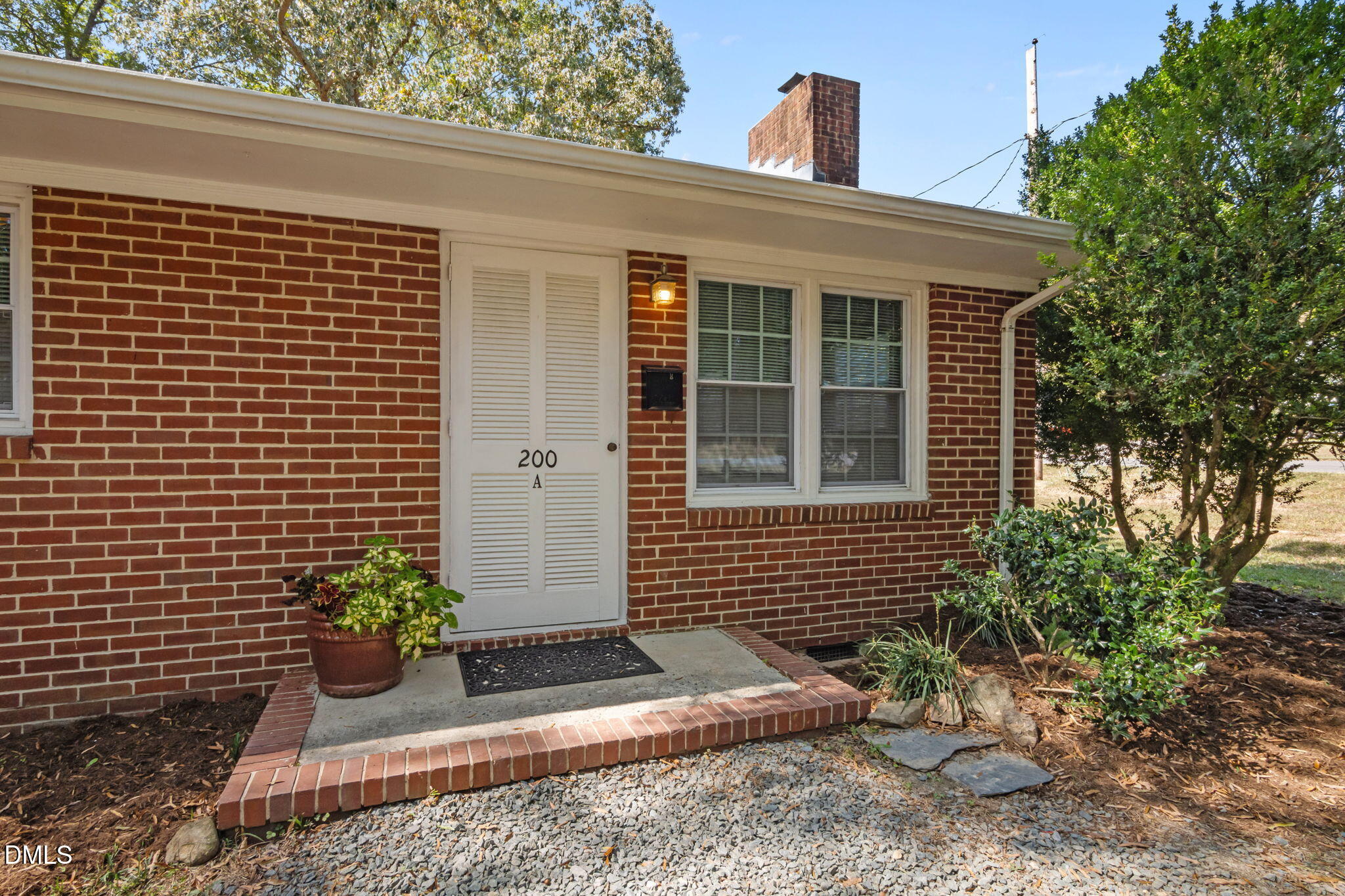 200 Davie Road A&B