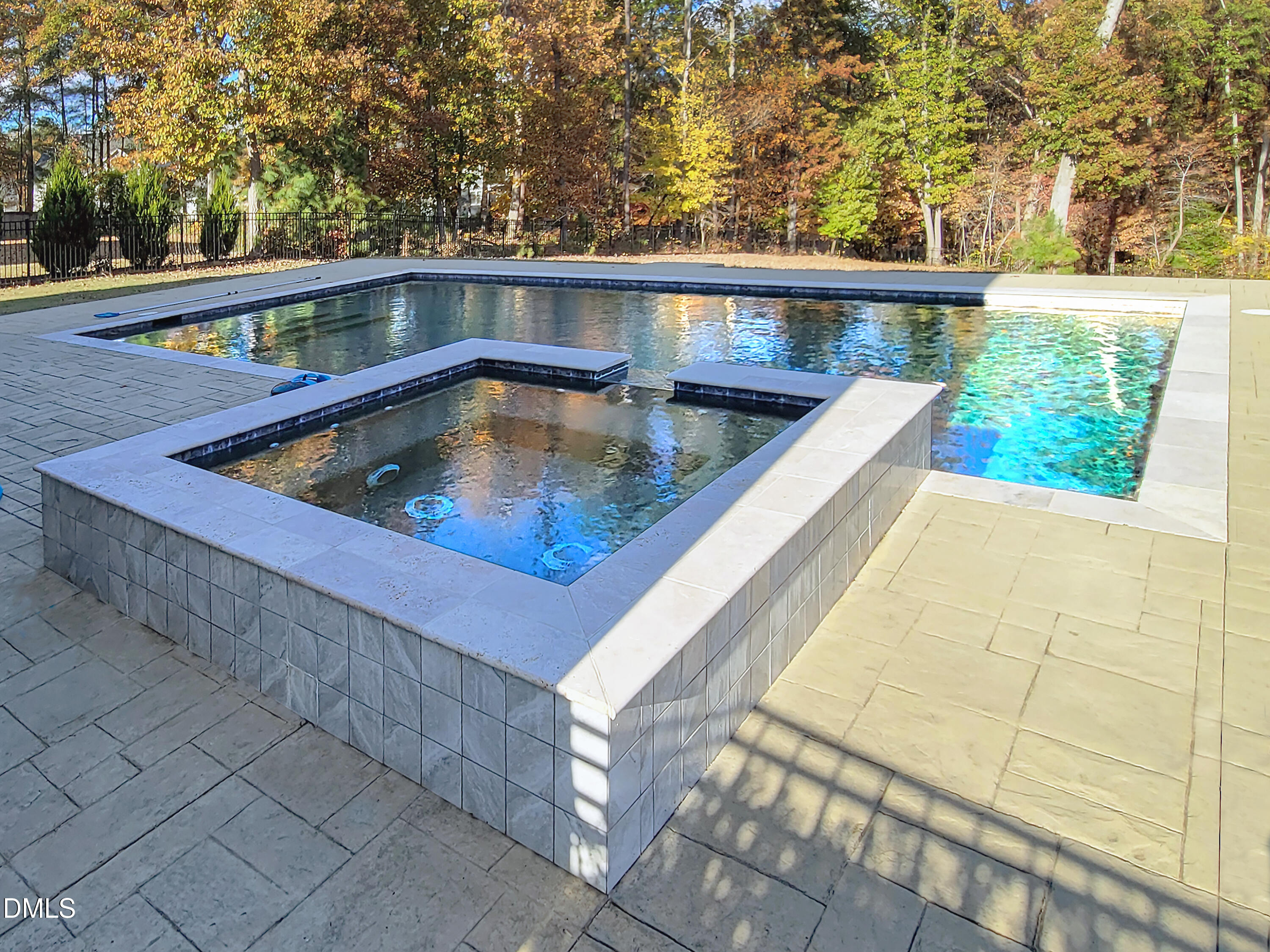 3320 Heathrowe Grove Court