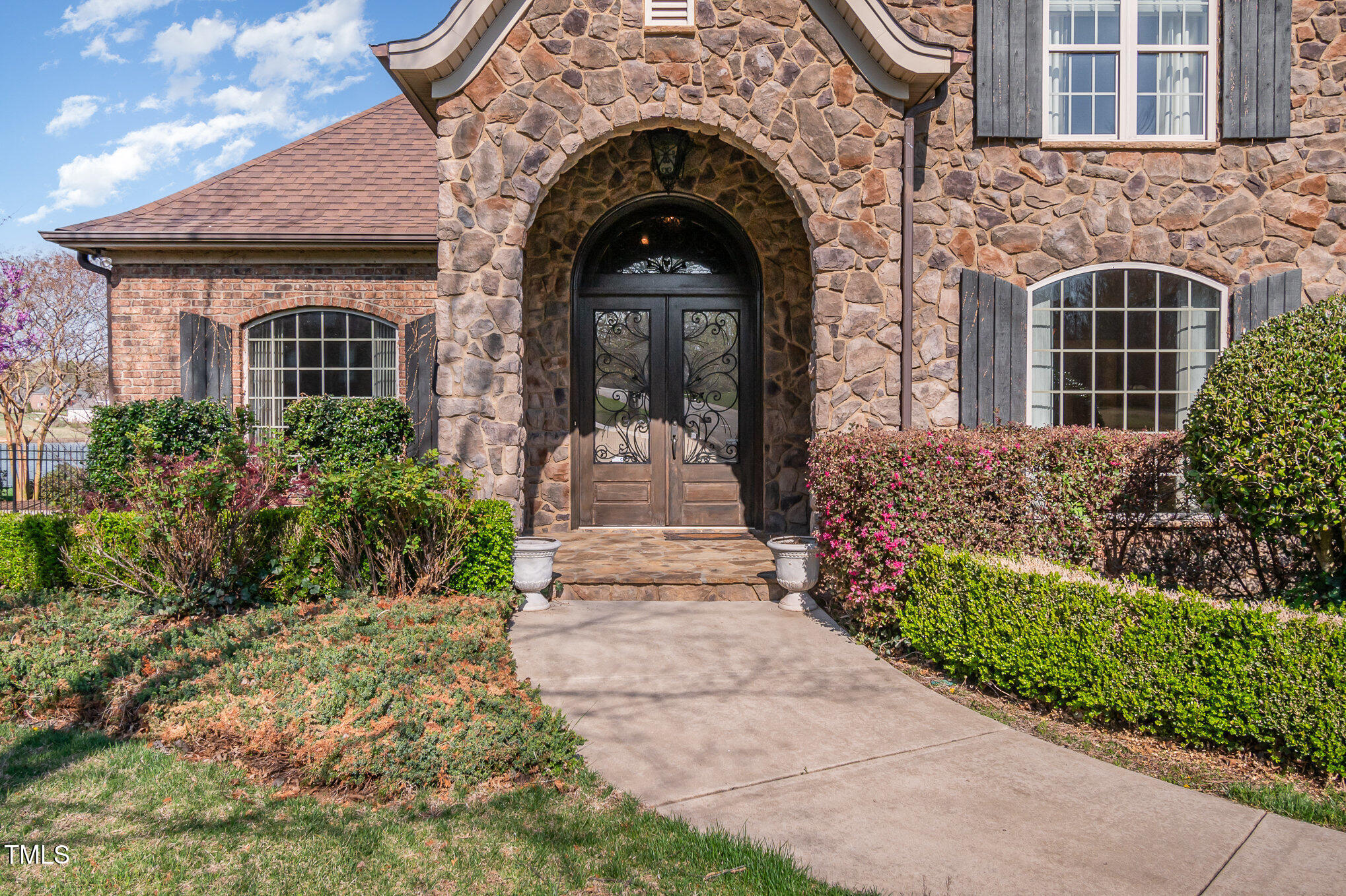 915 Dunleigh Drive