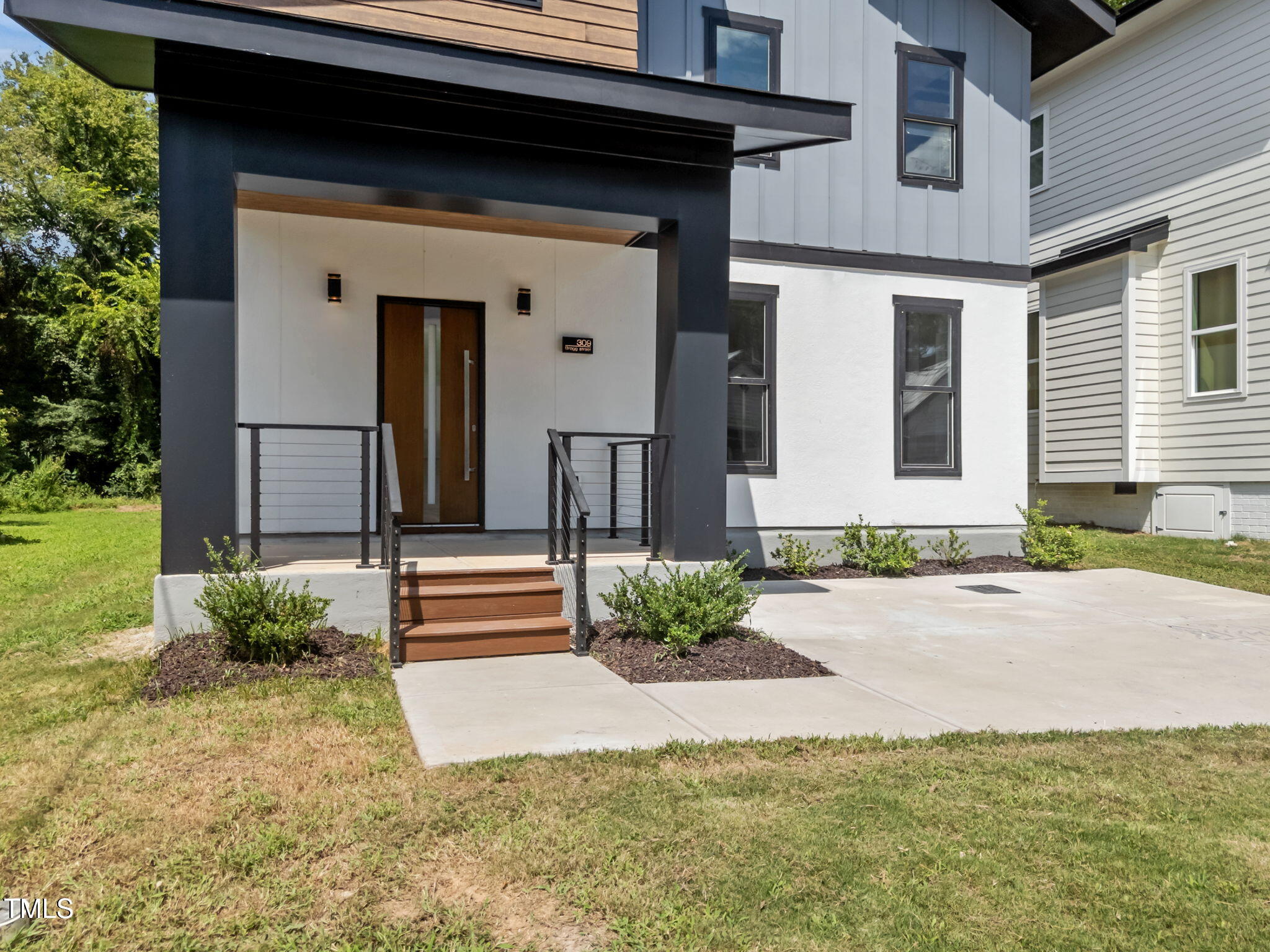 309 Bragg Street