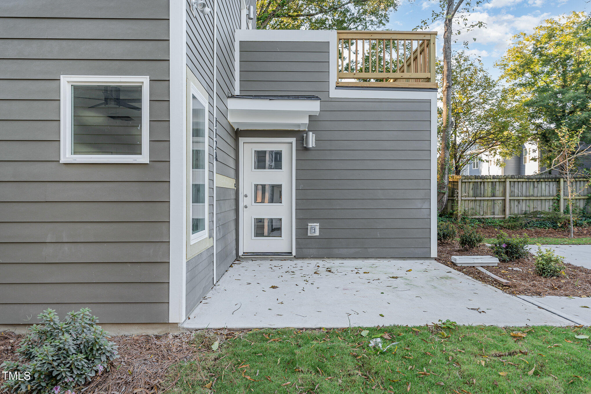 112 N Guthrie Avenue A
