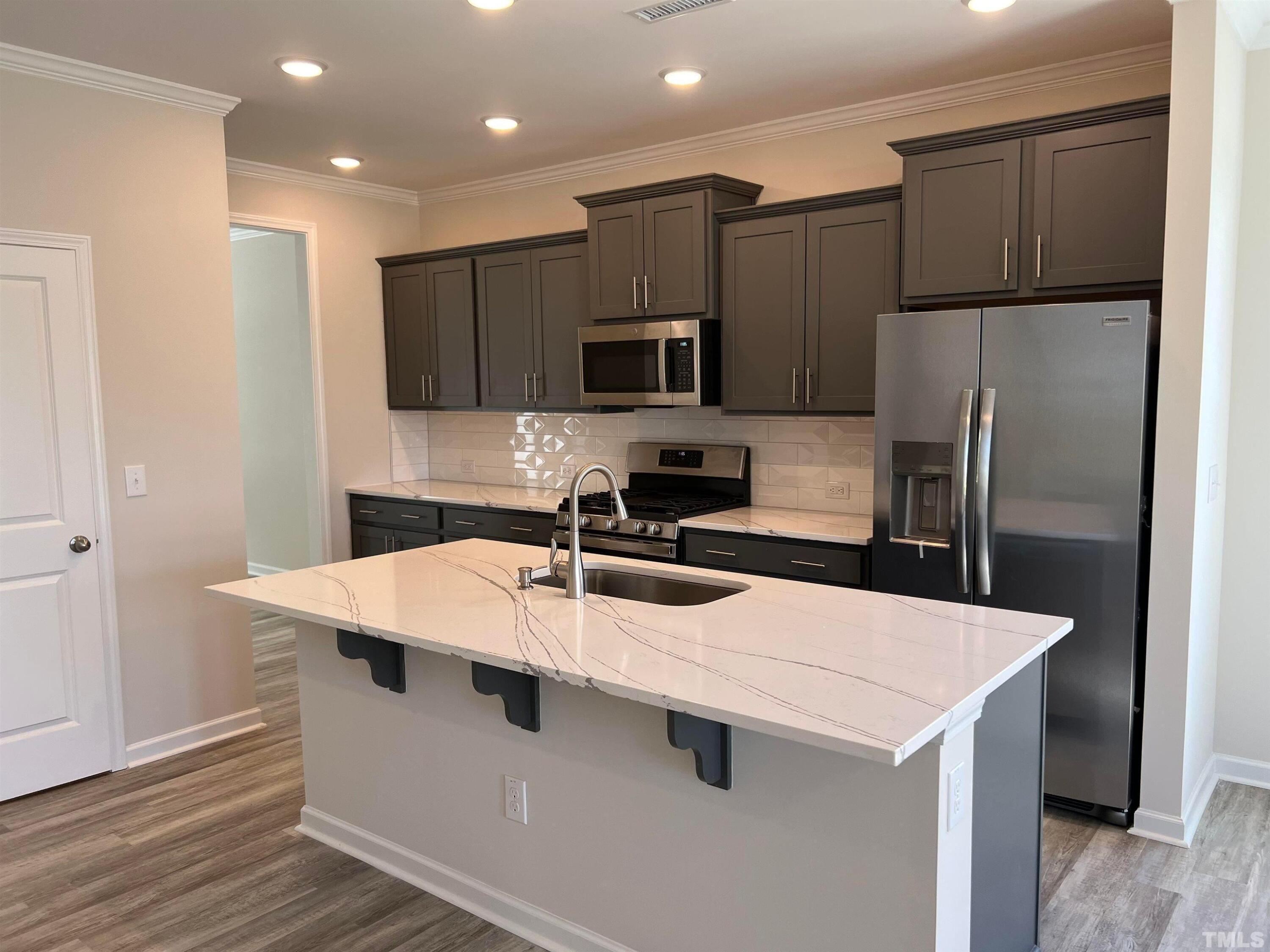 248 Streamliner Boulevard