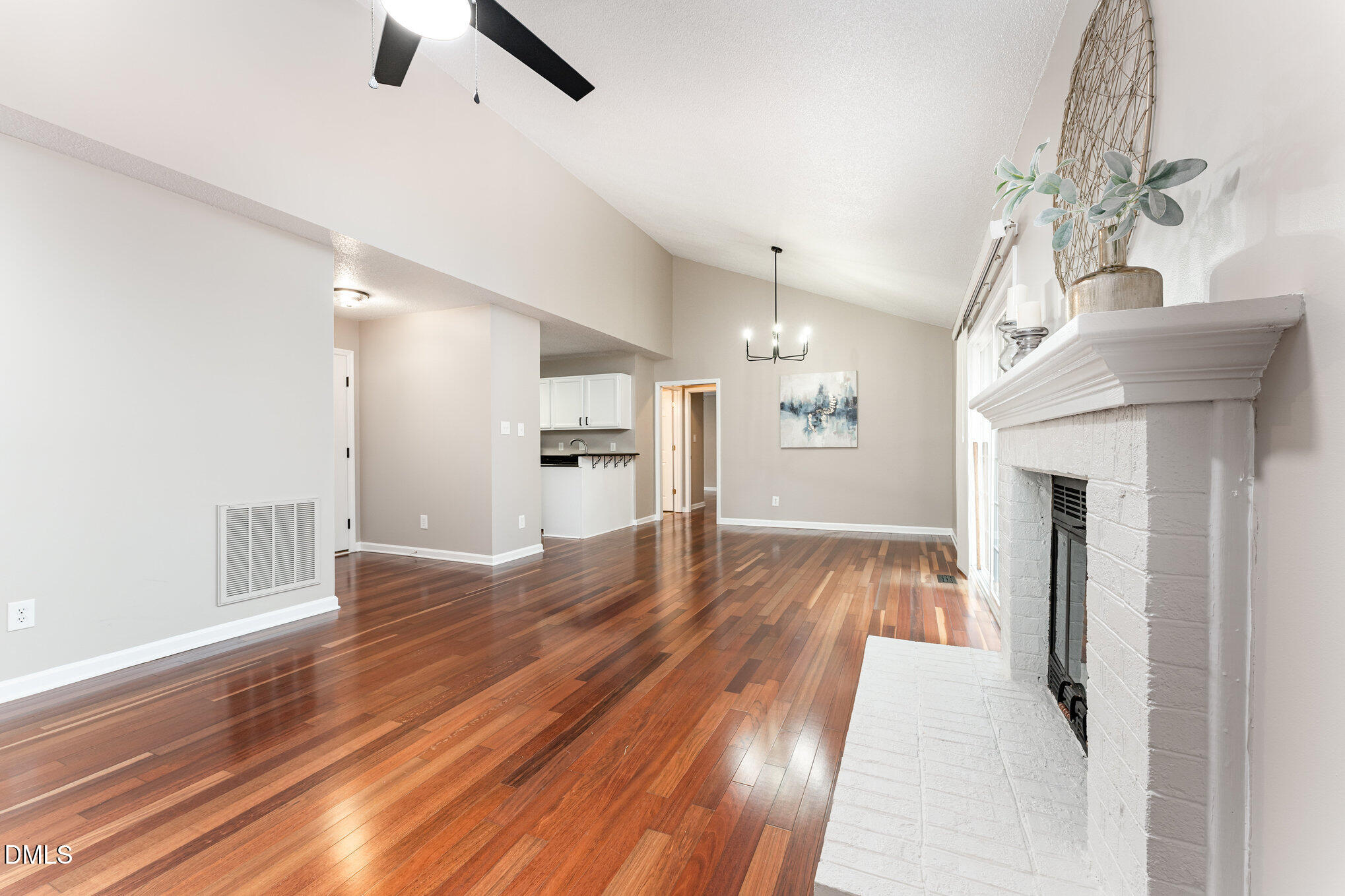 2817 Rue Sans Famille