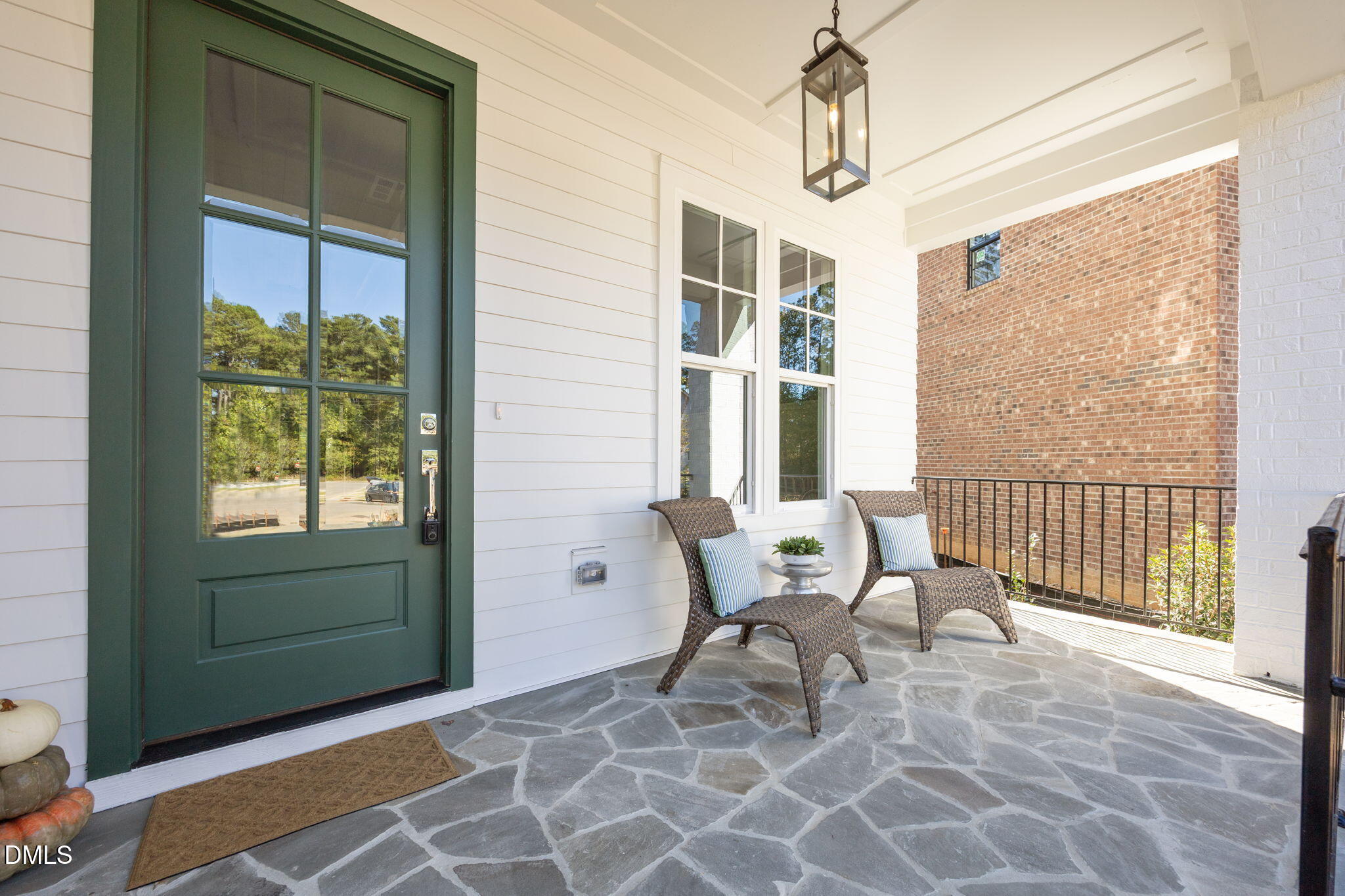 1701 Burnette Garden Path