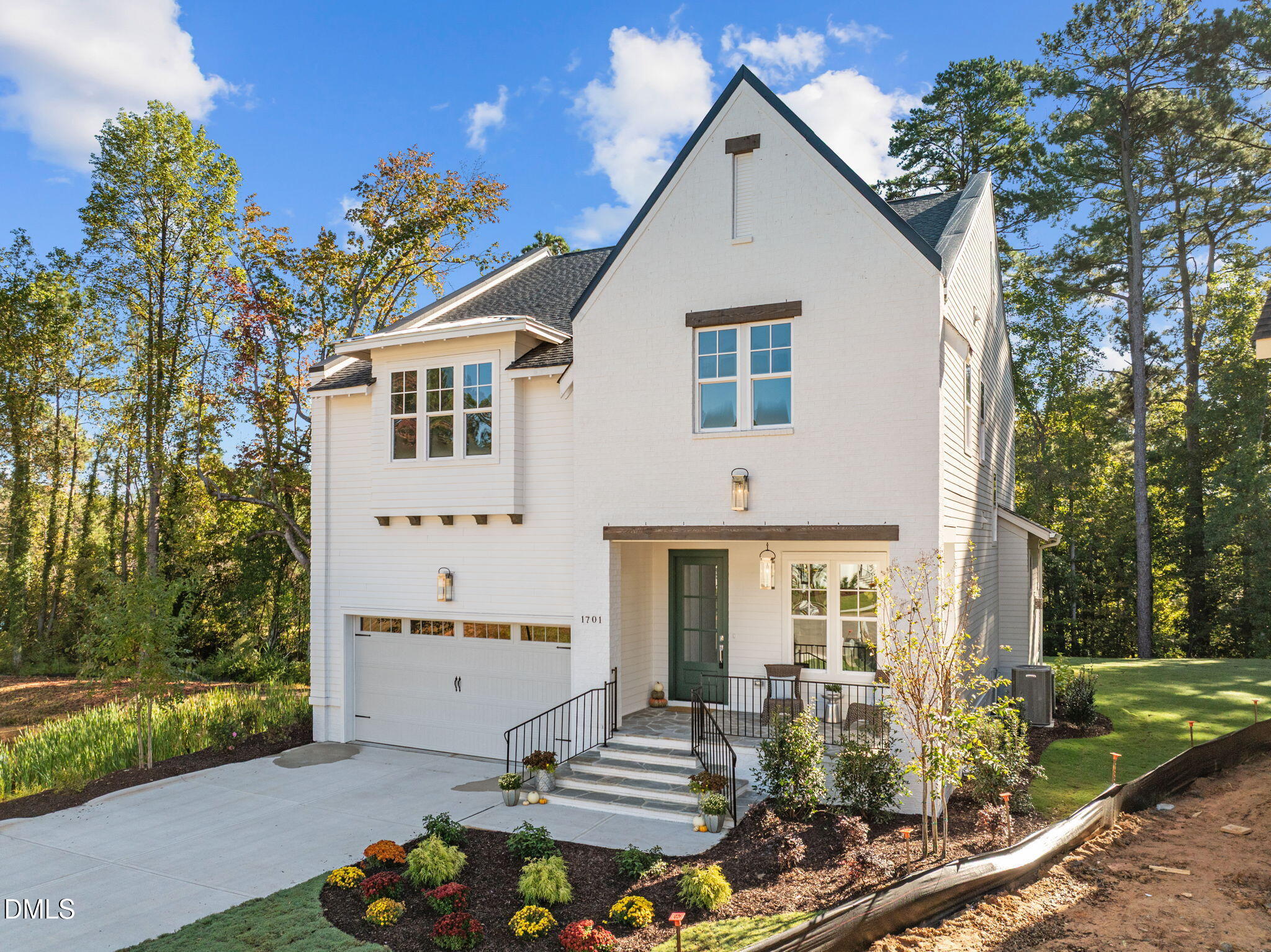1701 Burnette Garden Path