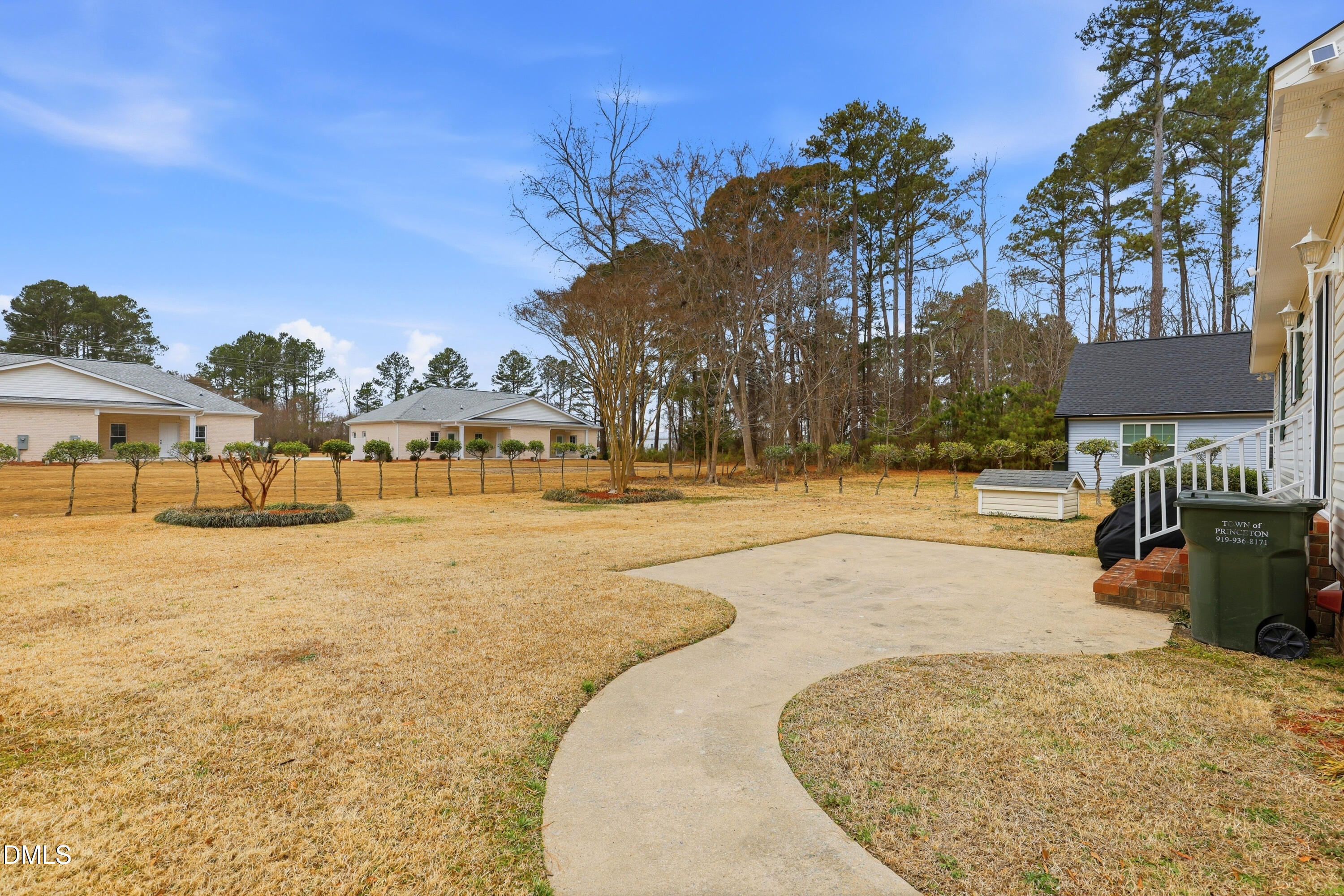 525 W Edwards Street