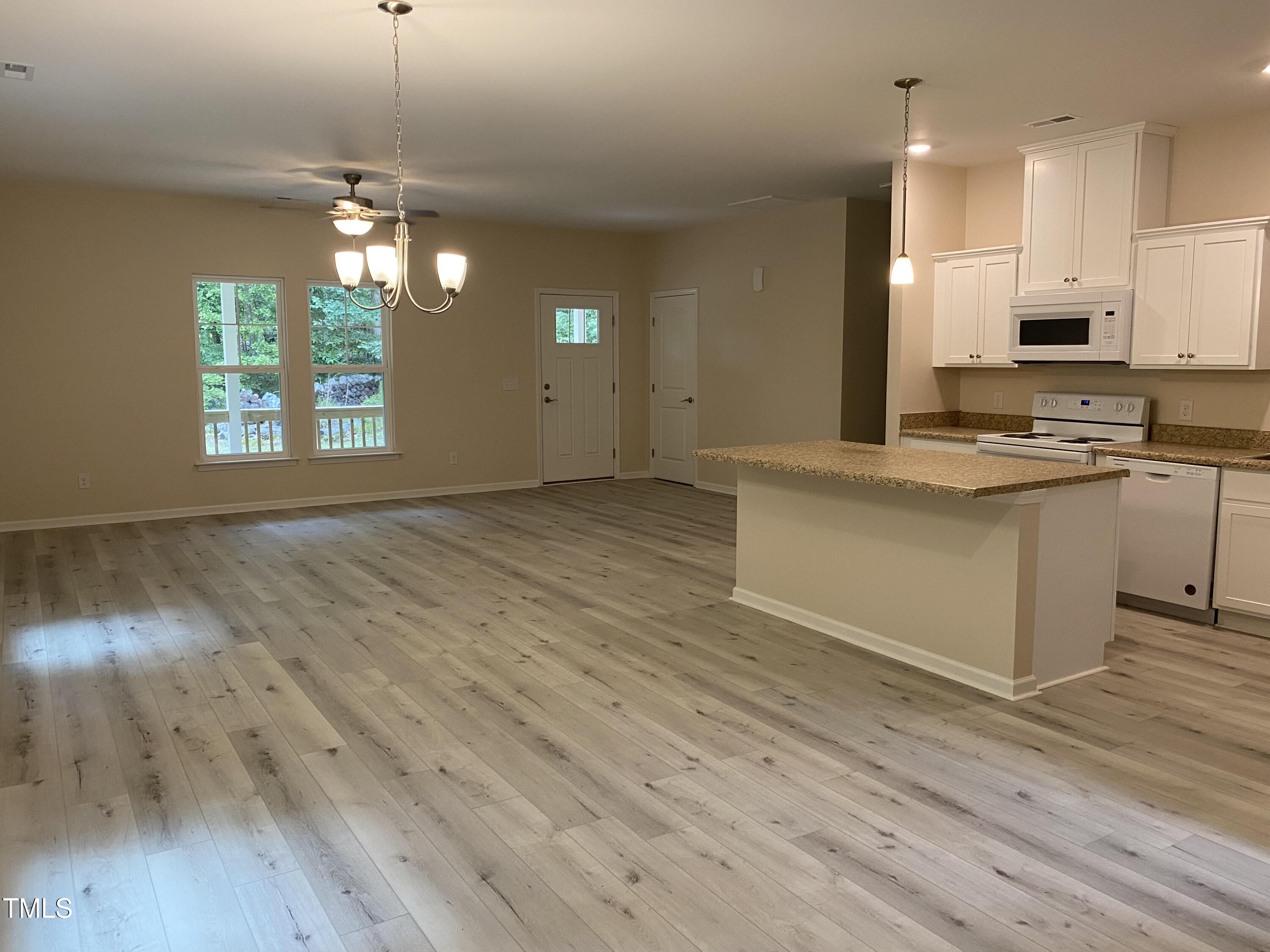 206 E Silver Belle Drive