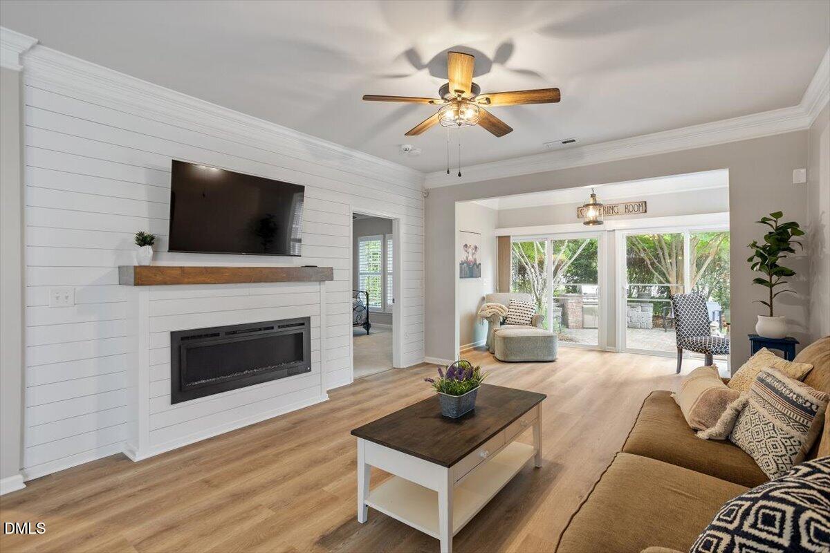527 Tomkins Loop