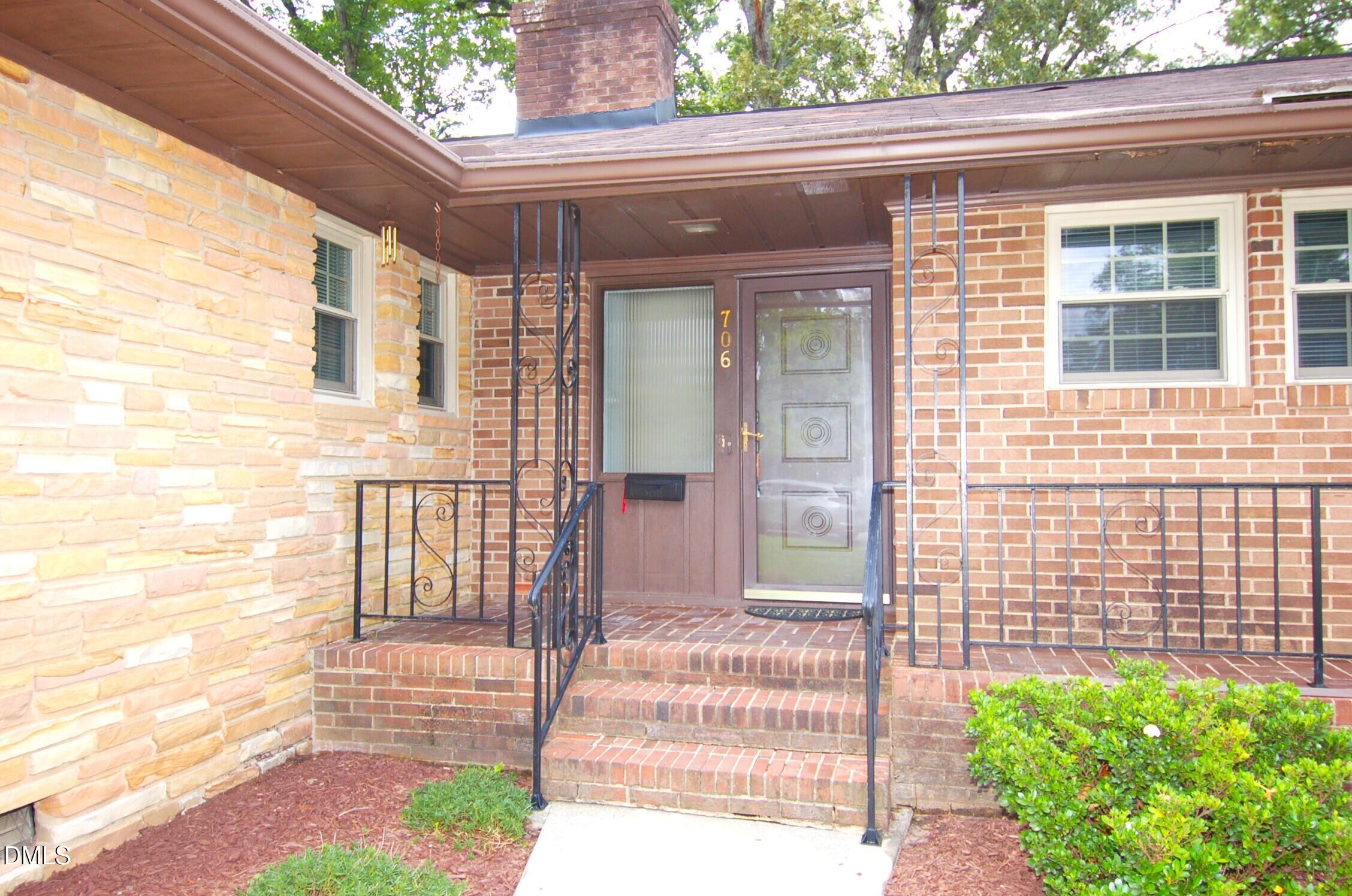 706 Smedes Place