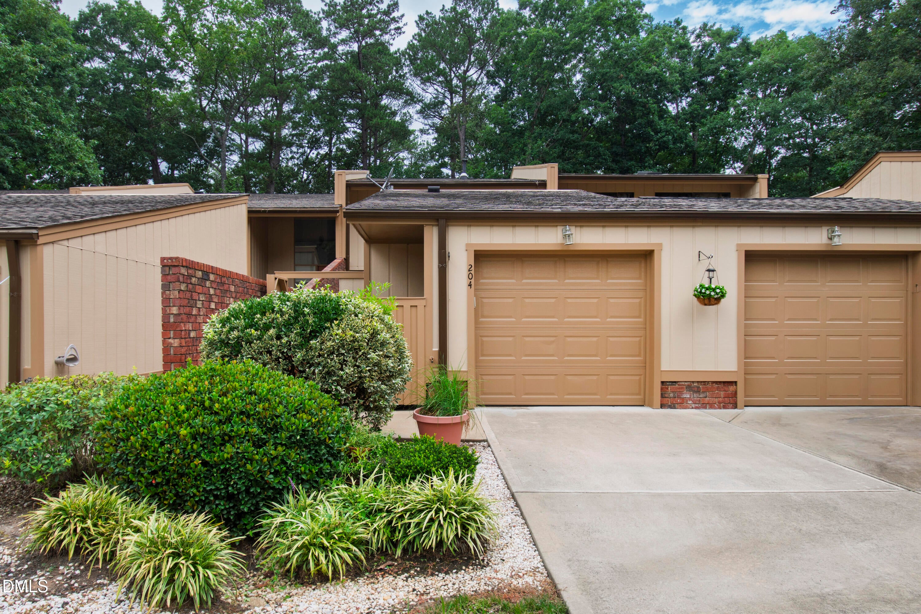 204 Tweed Circle