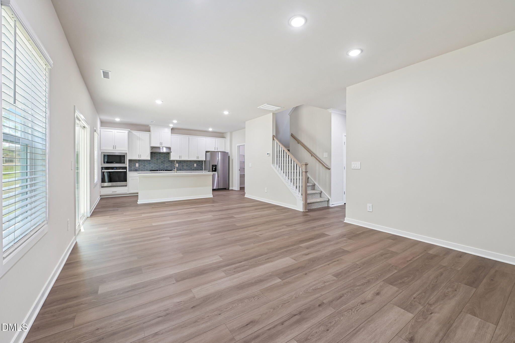 563 Hunter Way