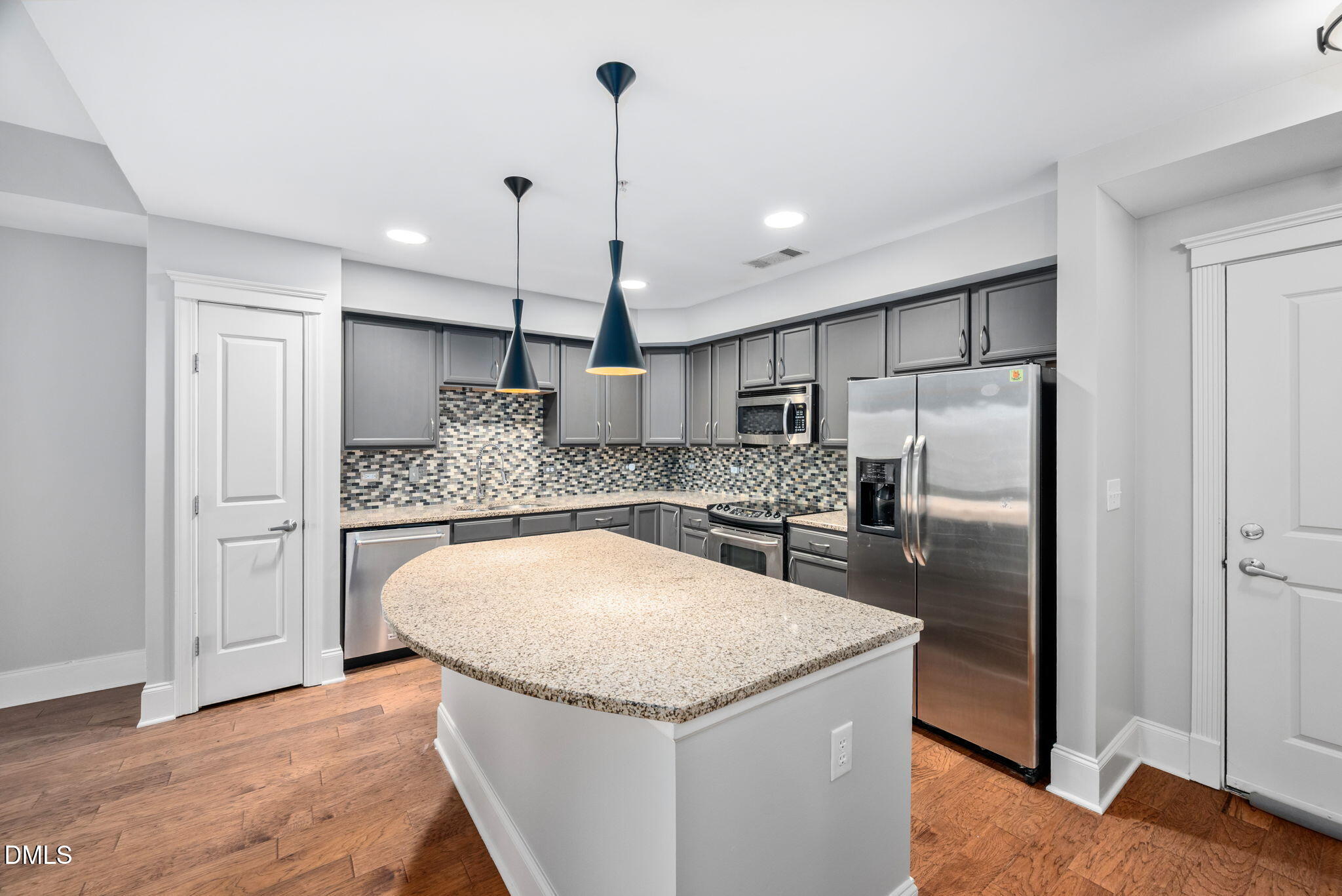 222 Glenwood Avenue 607