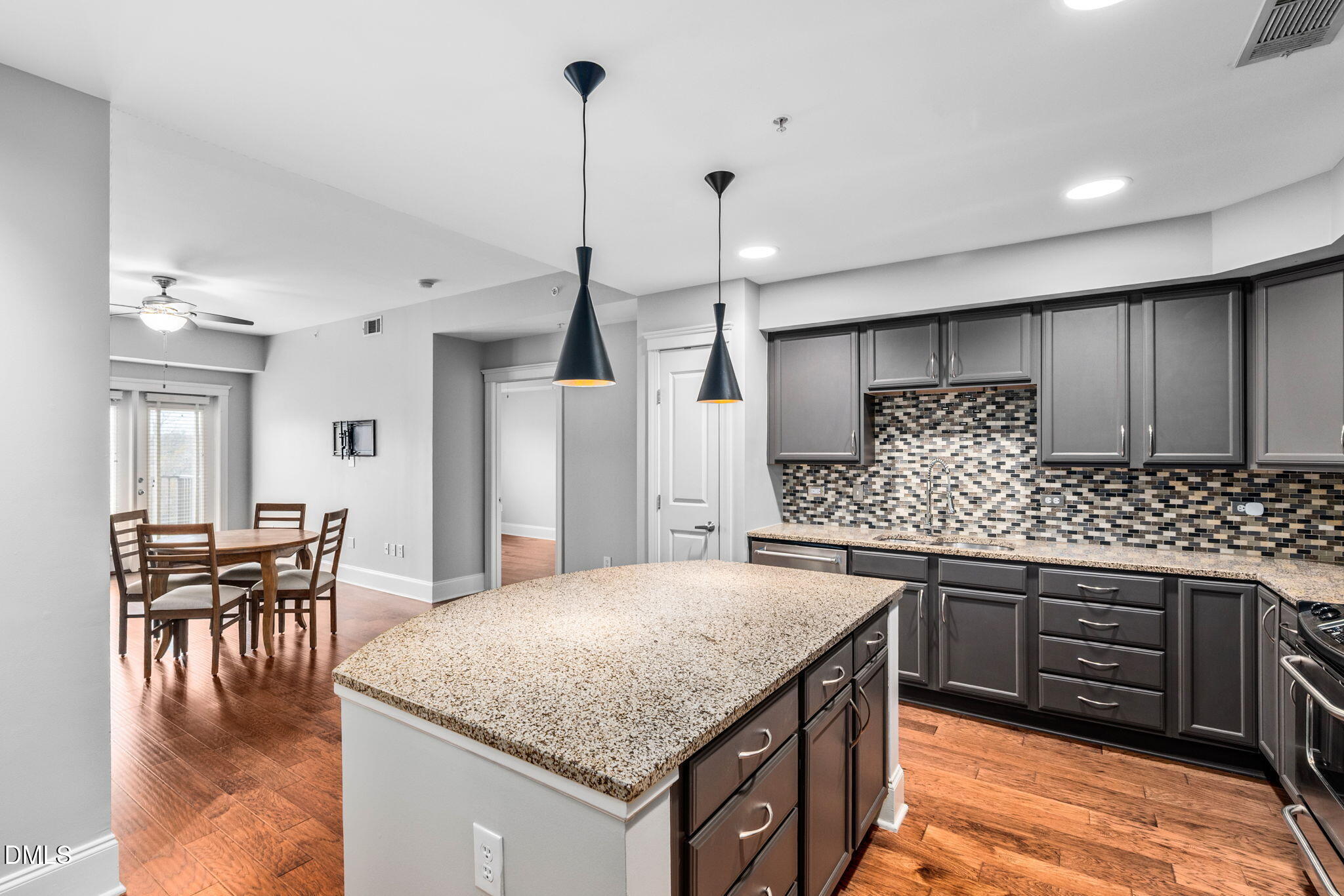 222 Glenwood Avenue 607