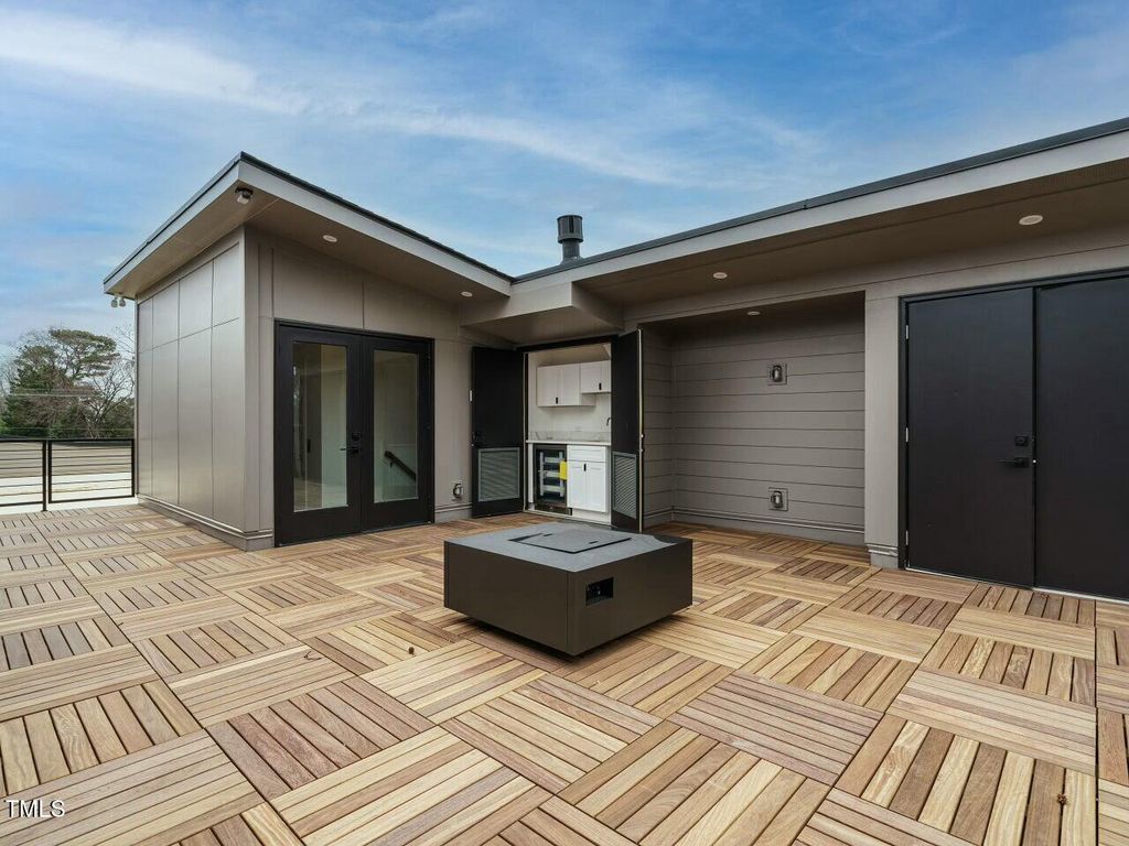 Photo of 1533 Urban Trace Lane, Raleigh, NC 27608 (MLS # 10139223)