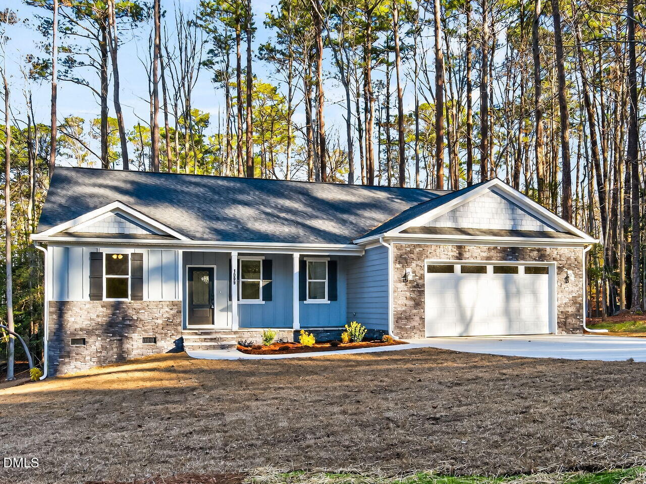 1099 Woodridge Trail