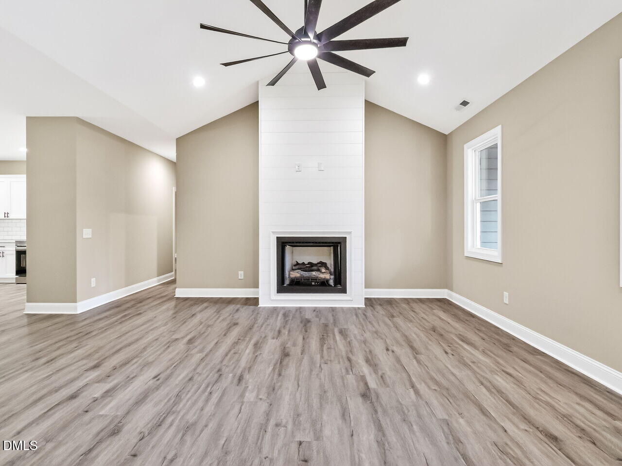 1099 Woodridge Trail