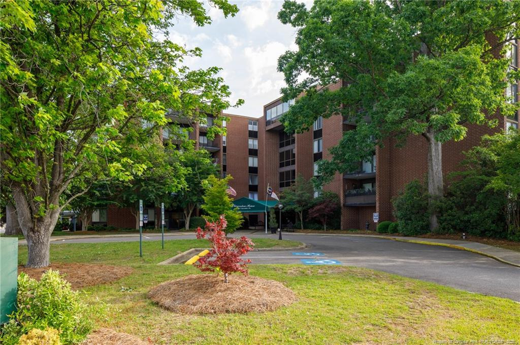 1100 Clarendon Street 501